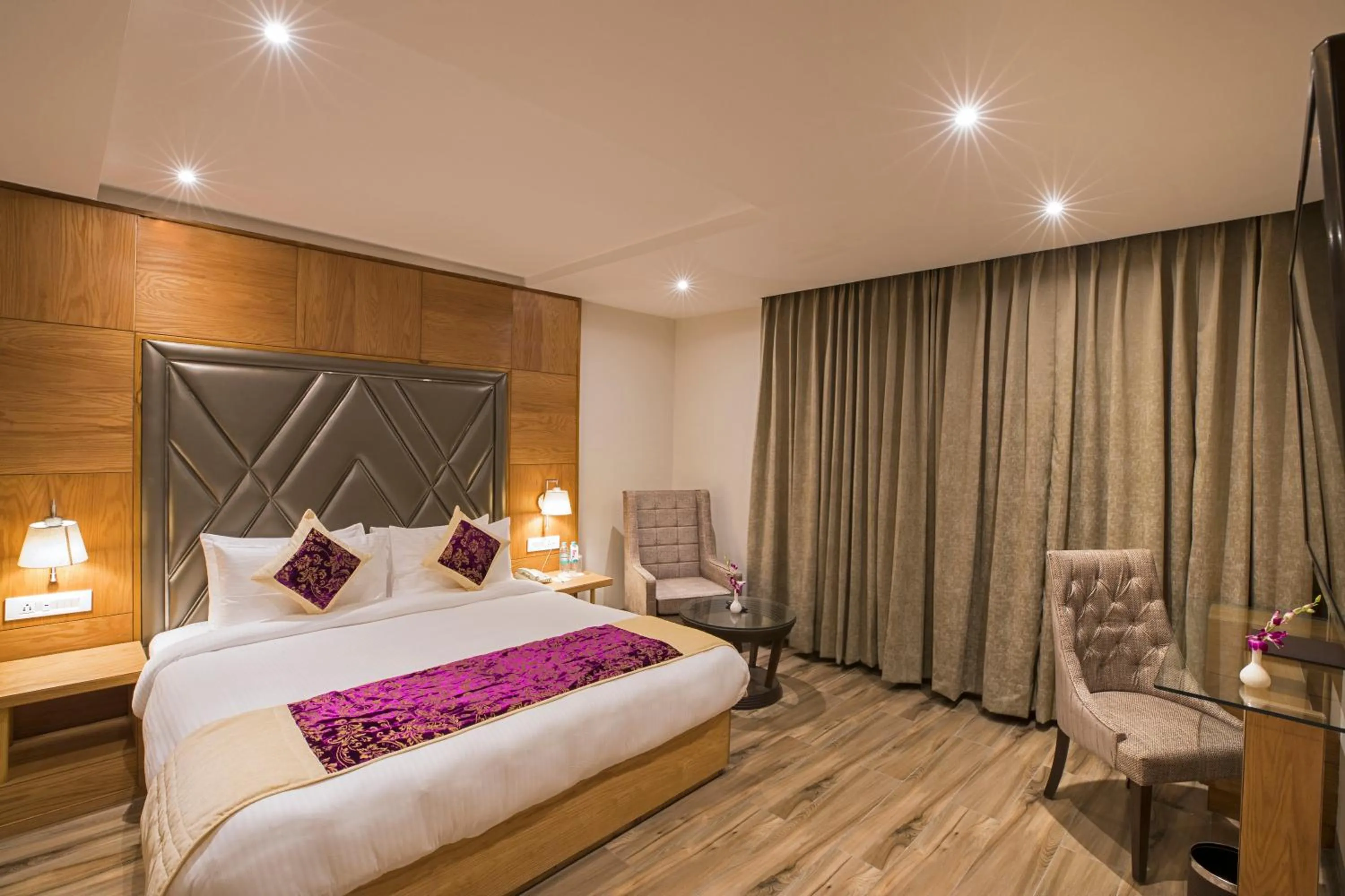 City view, Bed in Regenta Central Cassia Zirakpur Chandigarh