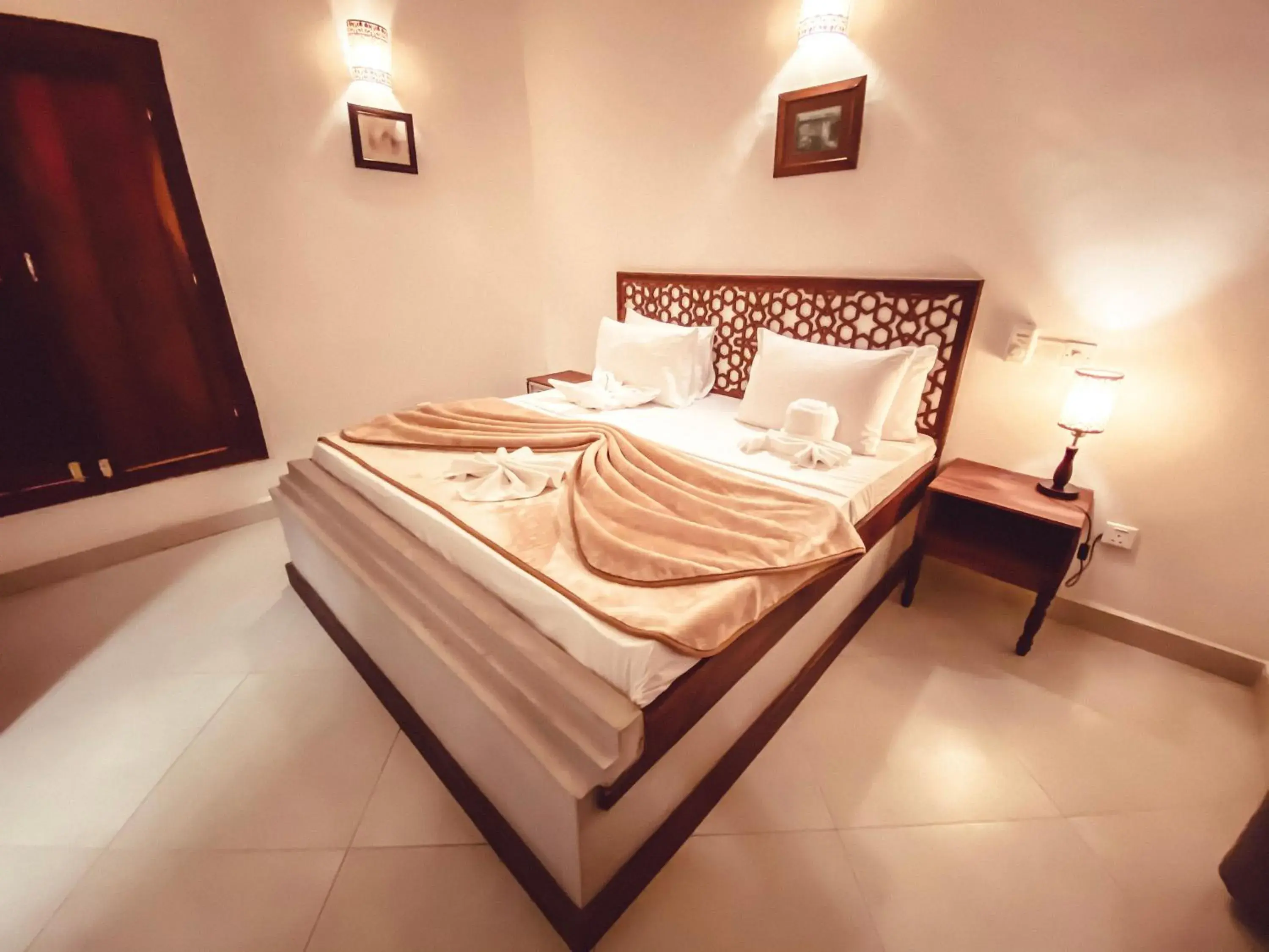 Standard Double Room in Smiles Stone Town Hotel Standard Double Room in Smiles Stone Town Hotel