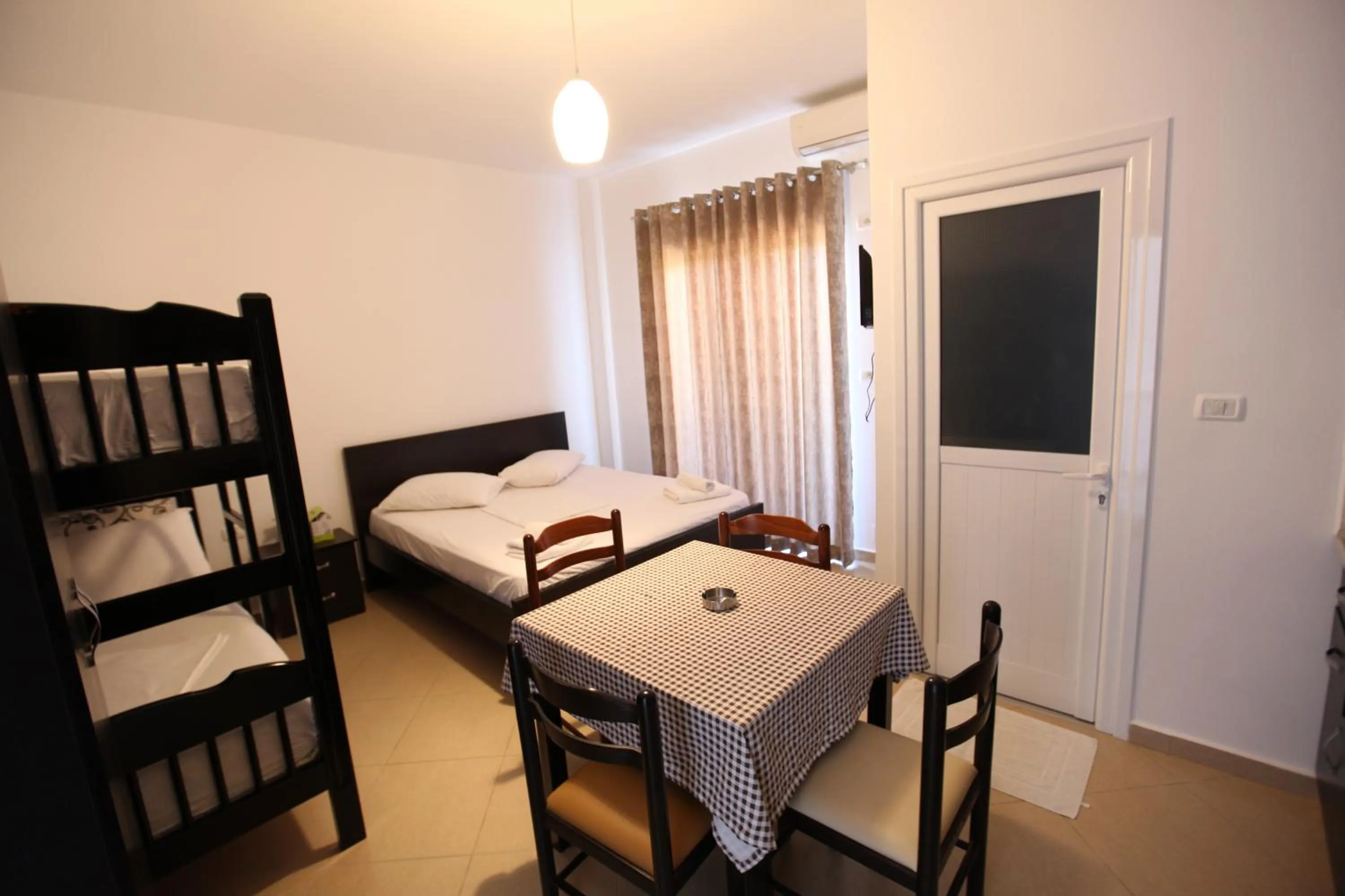 bunk bed in Vila Enea