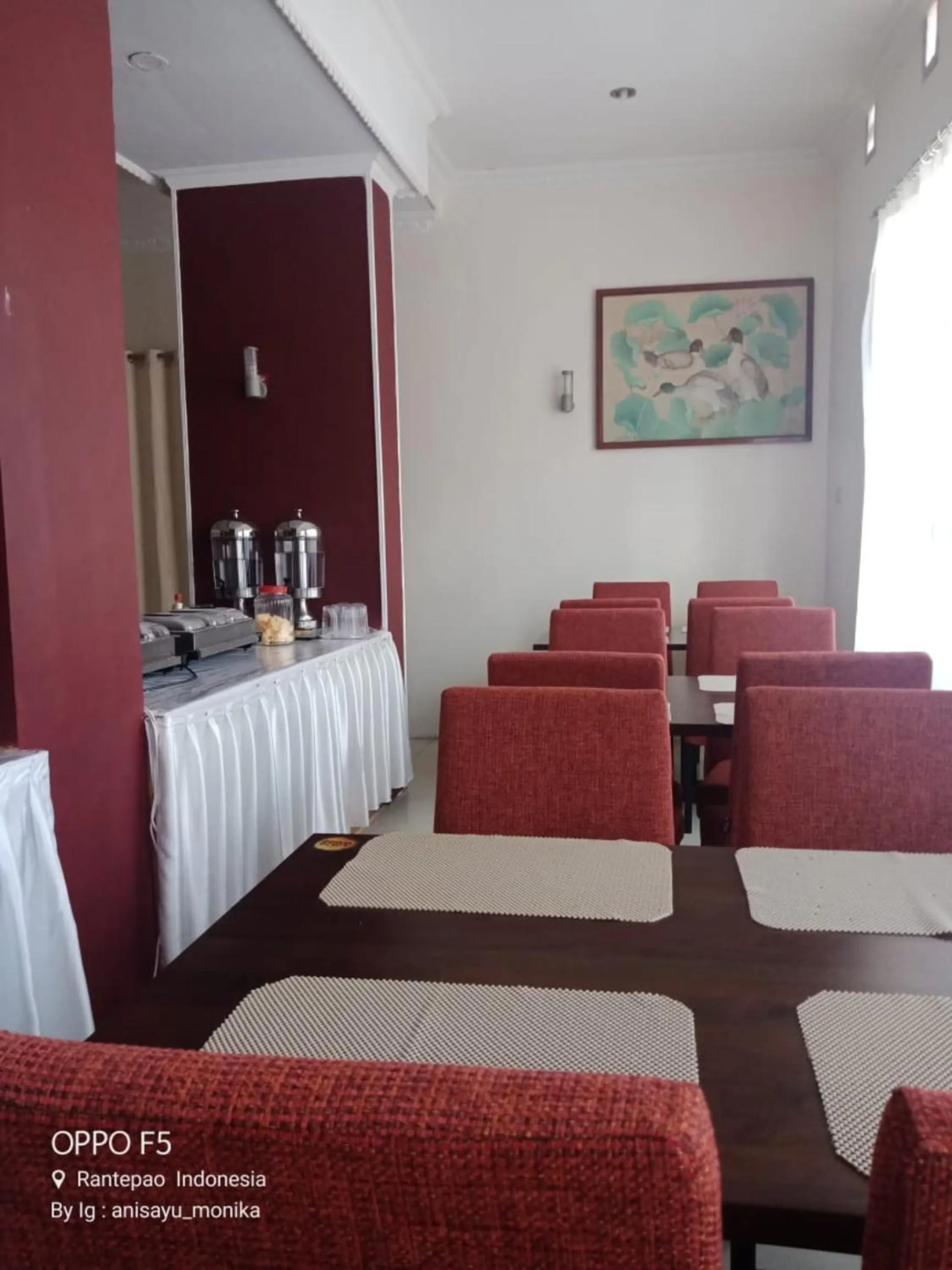 Restaurant/places to eat in Hotel Monika