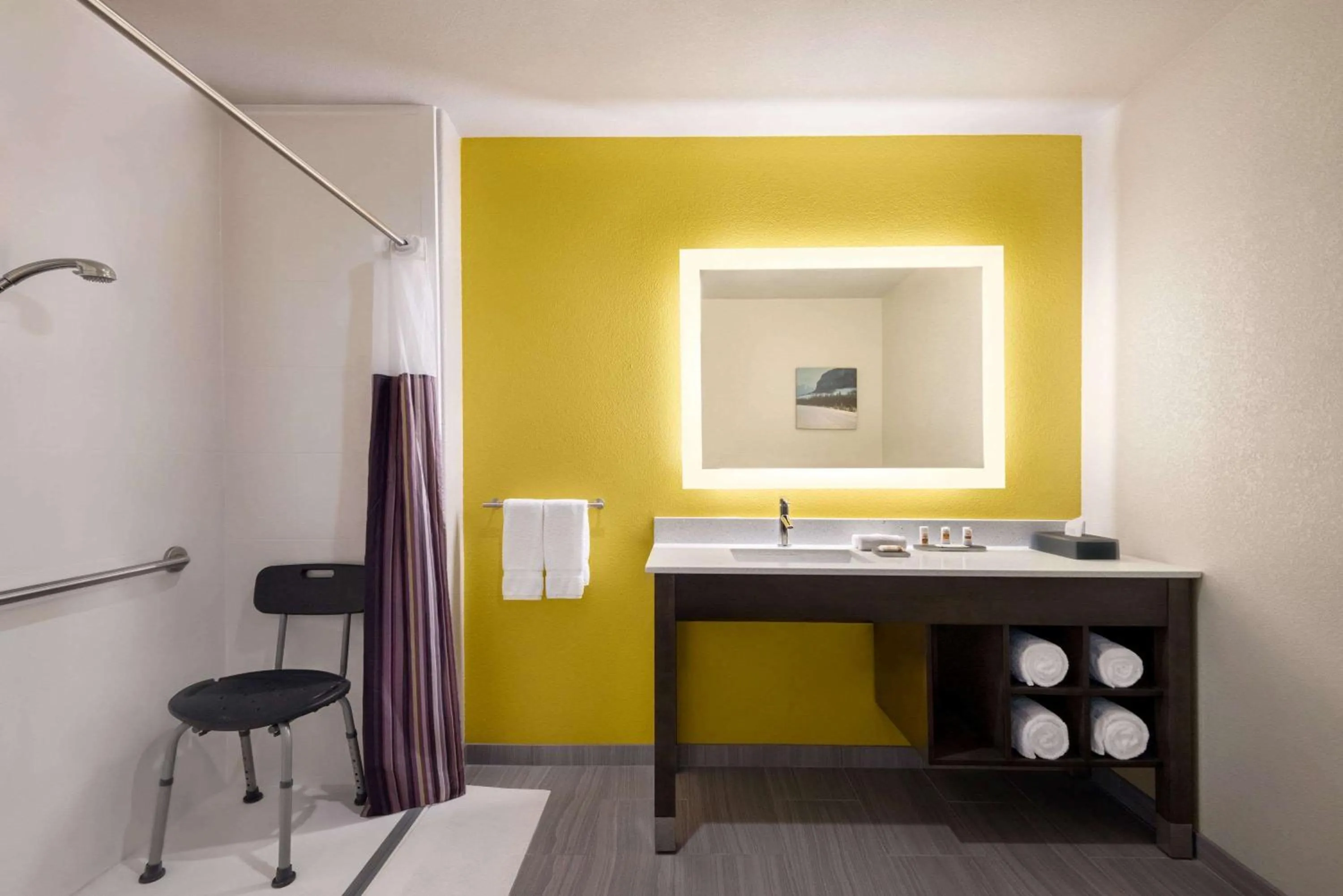 Bathroom in La Quinta by Wyndham Clovis CA