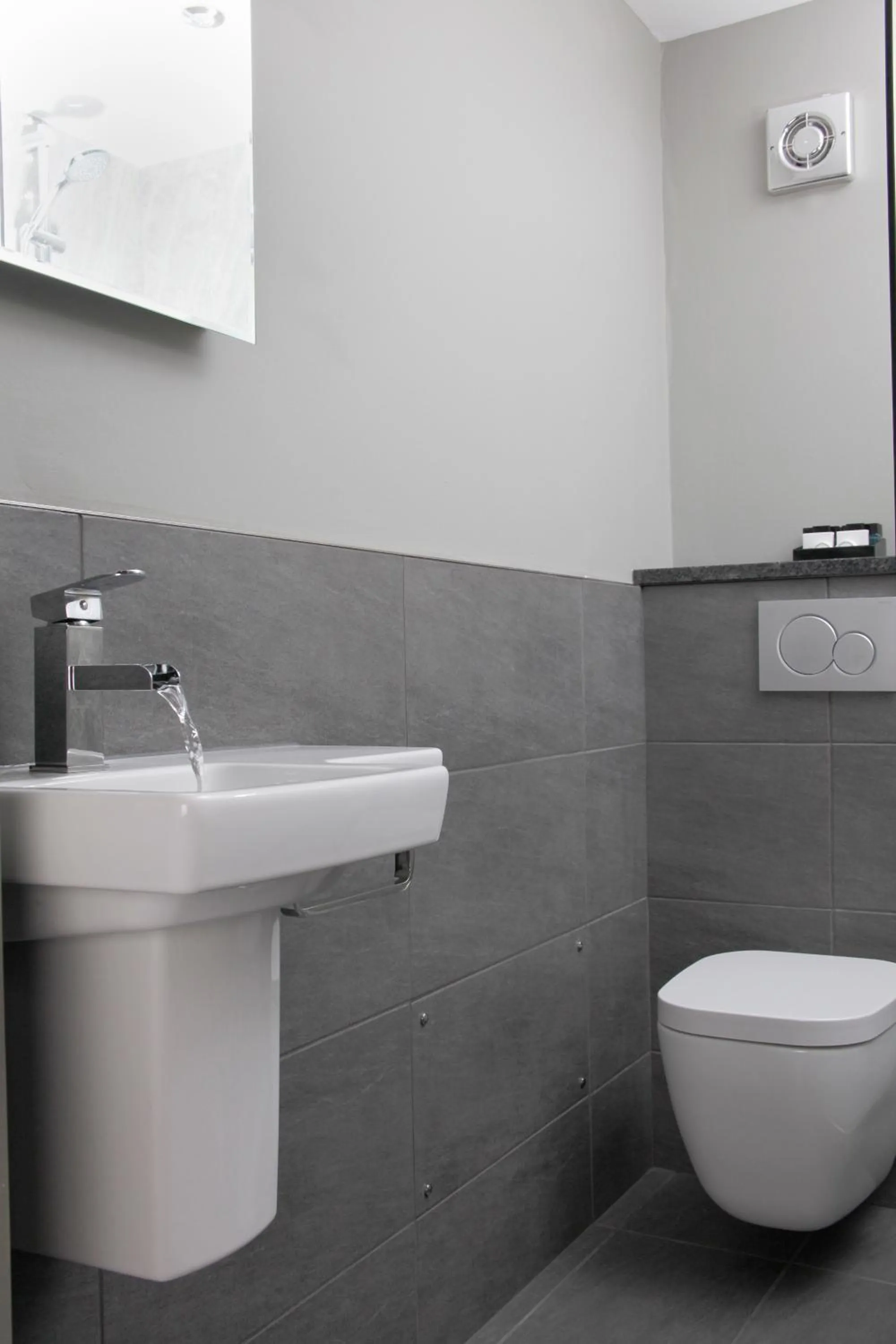 Bathroom in The Peacock