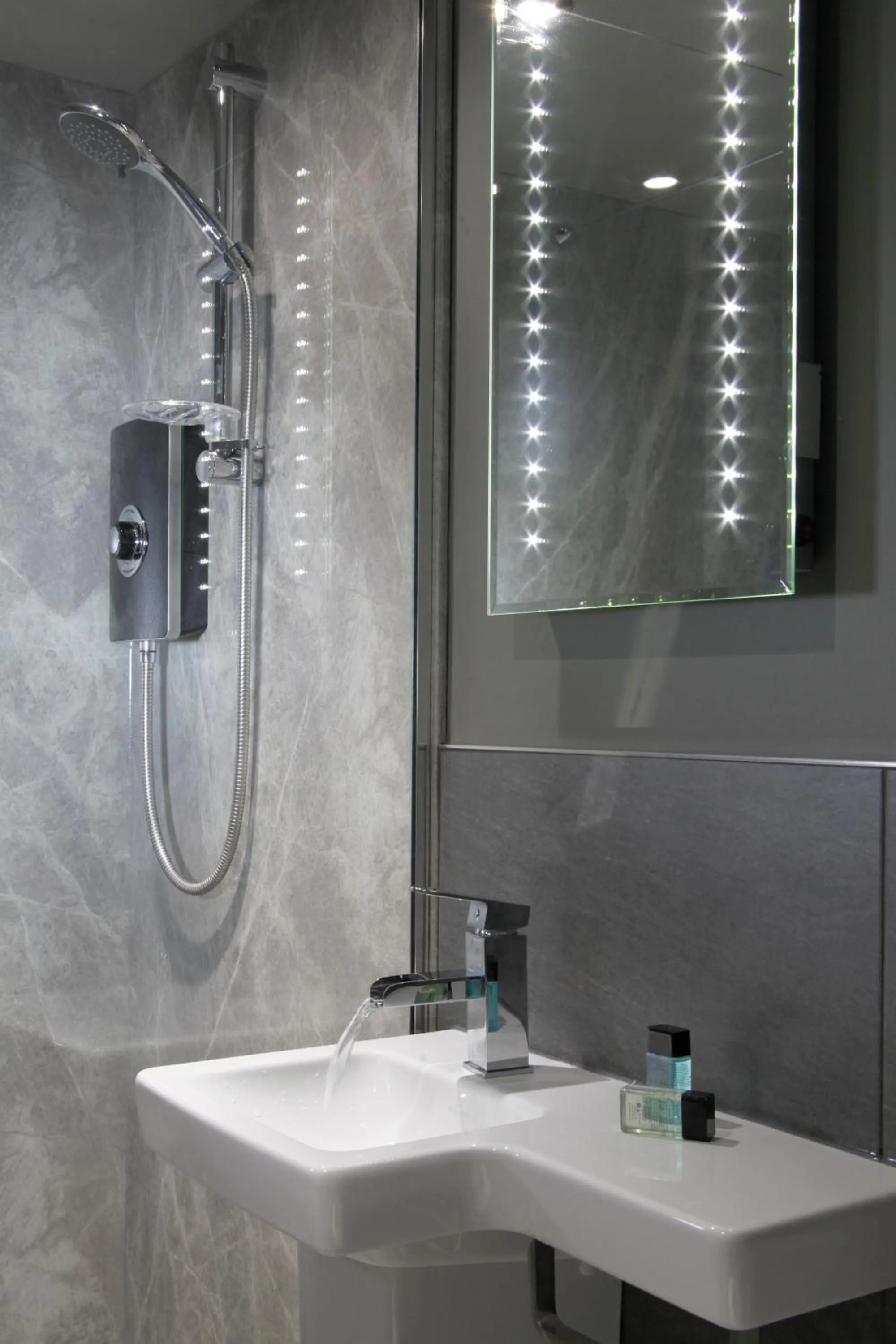 Bathroom in The Peacock