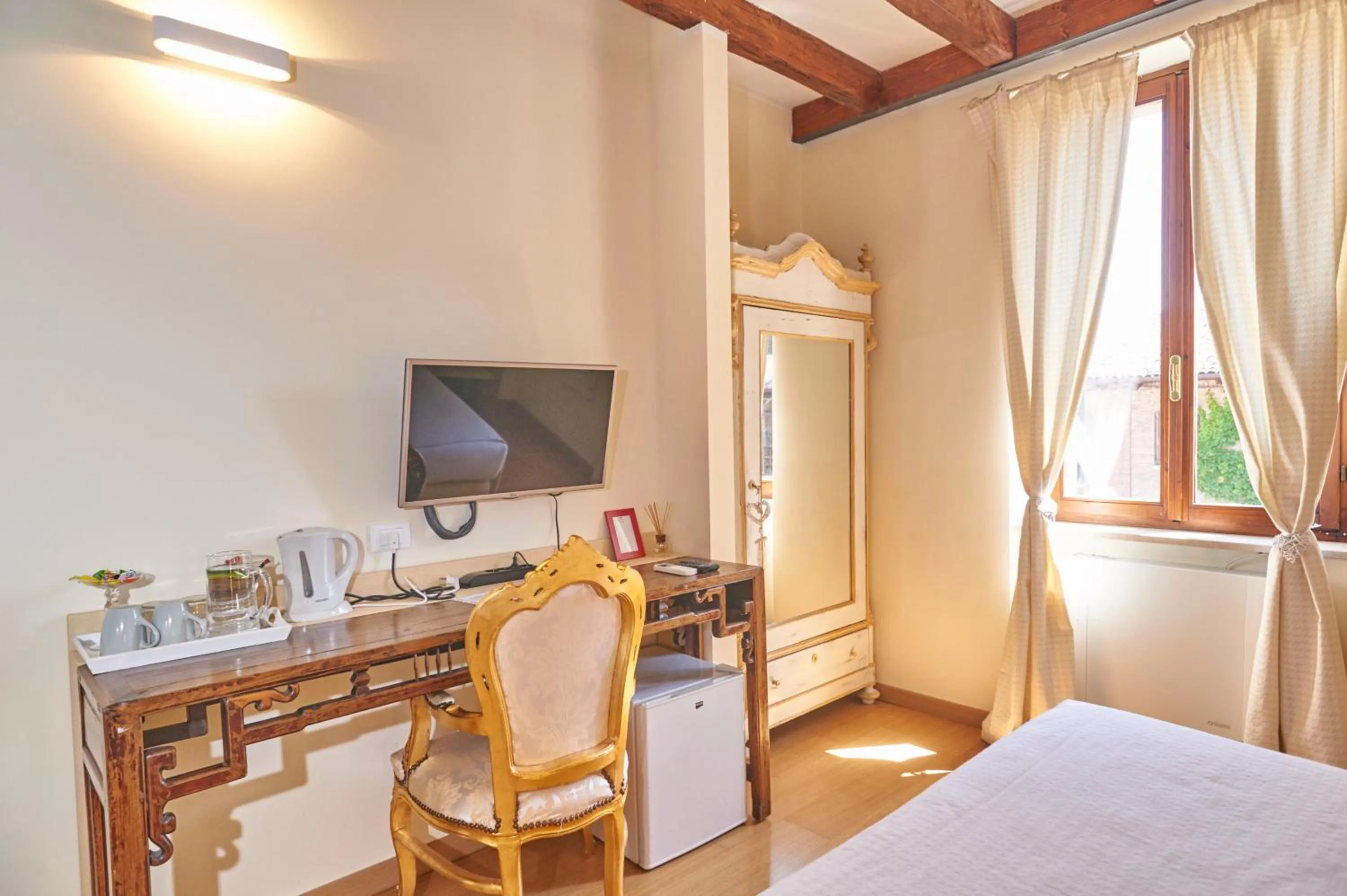 Living room, Bed in Le Suite Di Giulietta