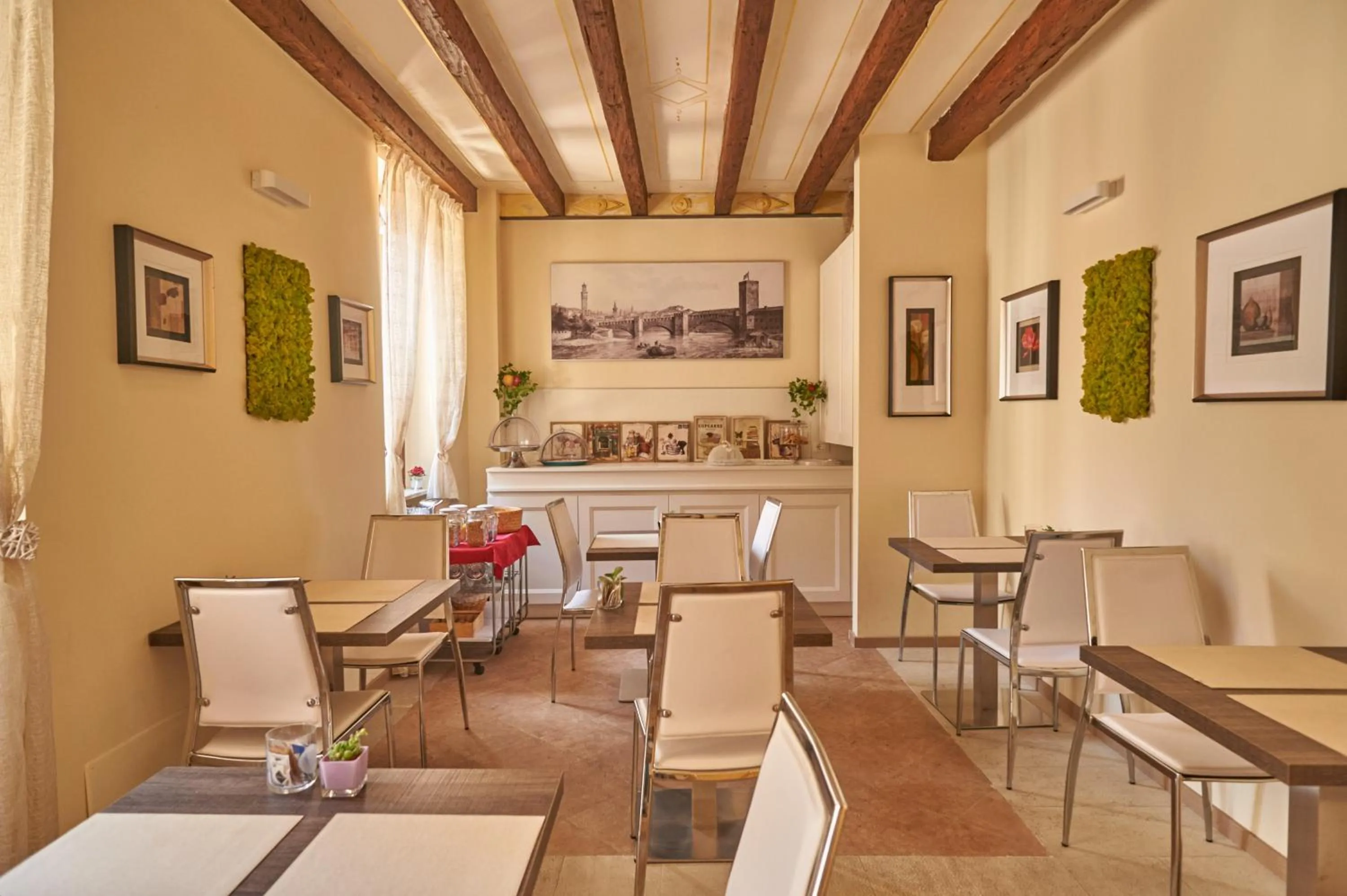 Lounge or bar in Le Suite Di Giulietta