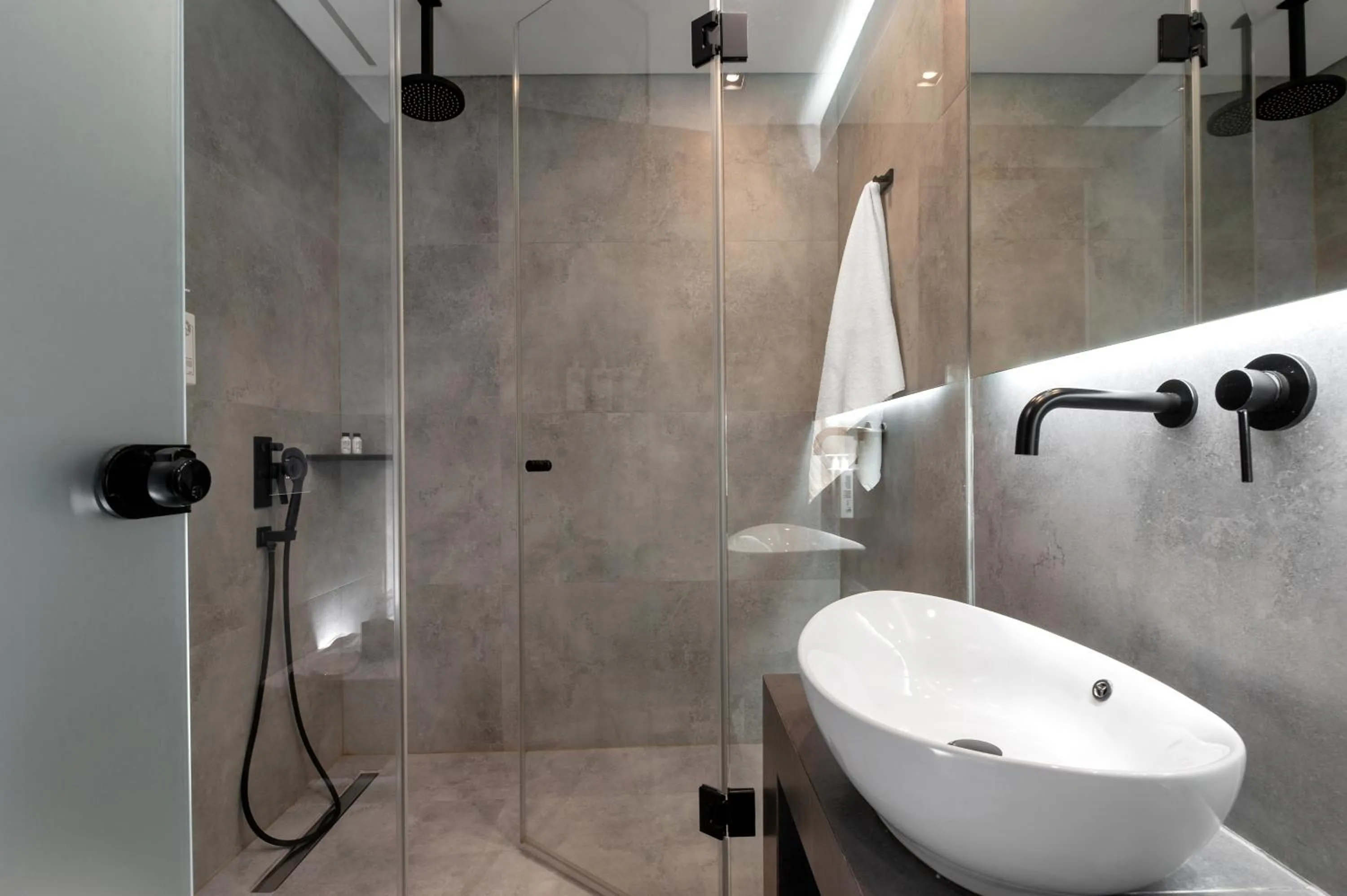 Shower in The Editor Hotel Athens