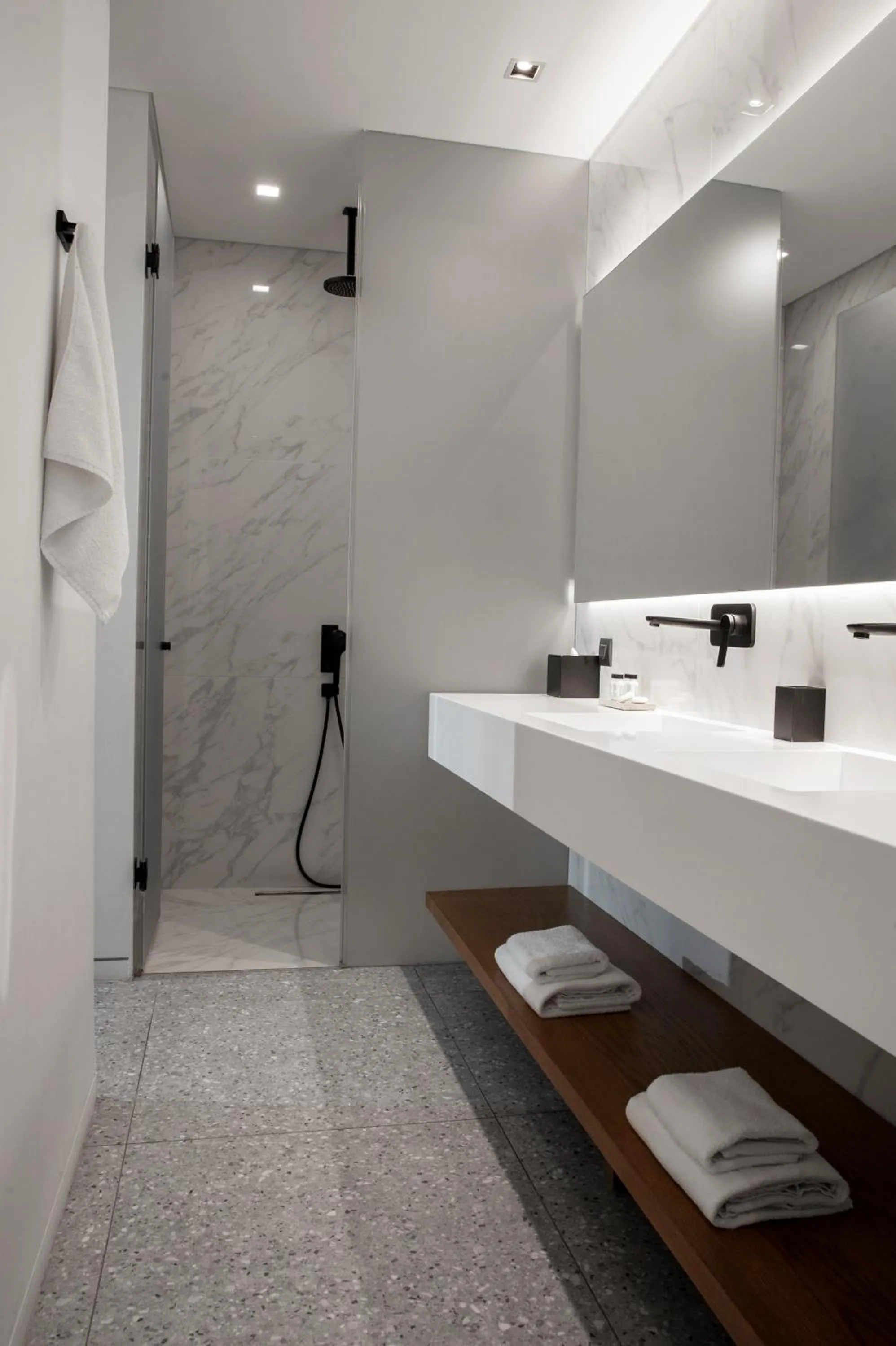 Shower in The Editor Hotel Athens