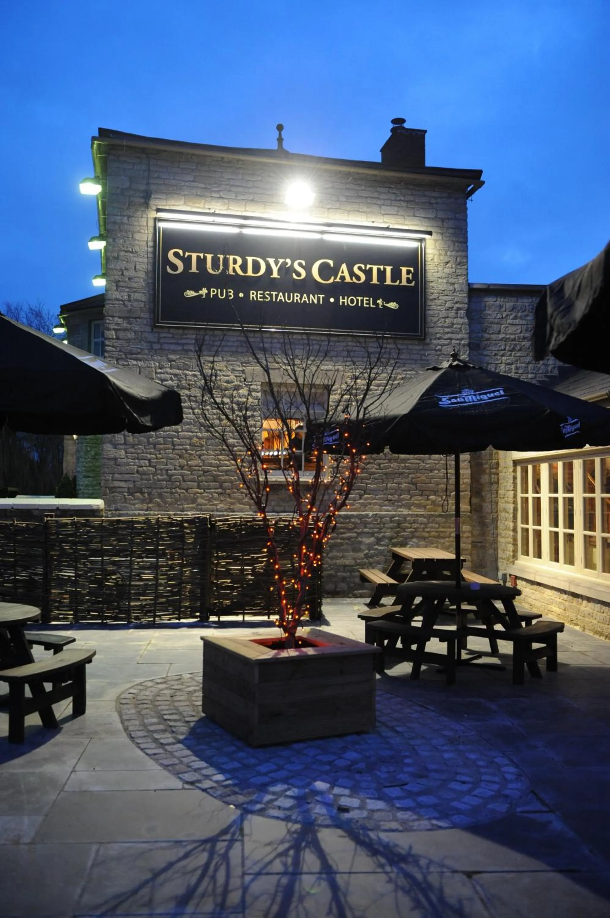 Sturdy`s Castle - Historic Coaching Inn near Blenheim Palace, Oxfordshire