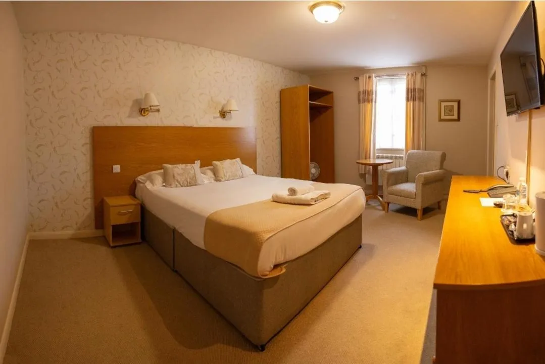 Bed in Sturdy`s Castle - Historic Coaching Inn near Blenheim Palace, Oxfordshire