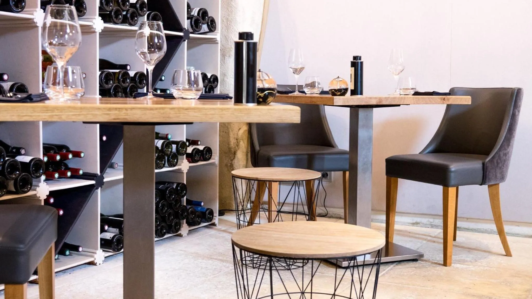 Restaurant/places to eat in Les Maisons du O