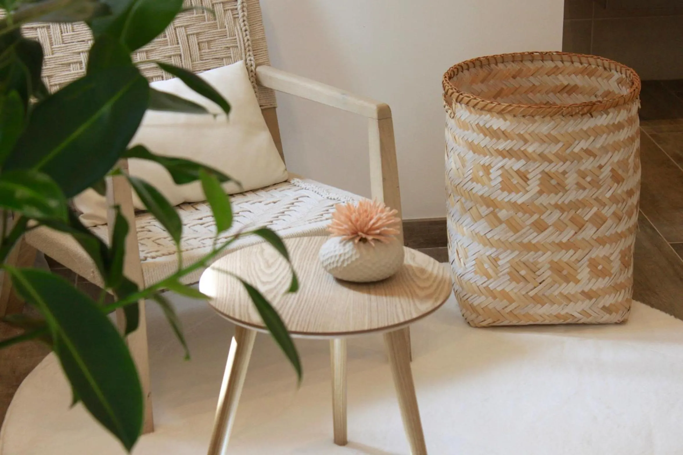 Decorative detail in Les Maisons du O