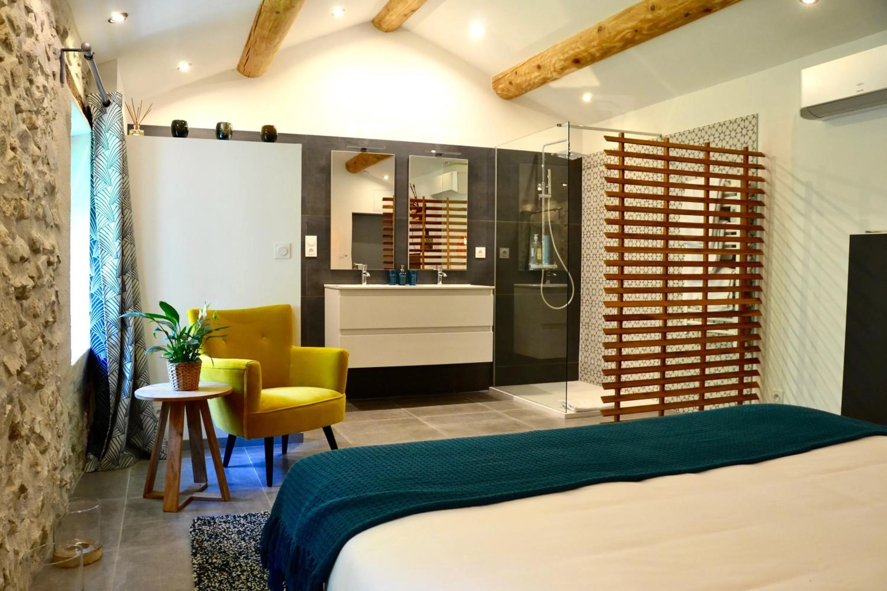 Photo of the whole room in Les Maisons du O