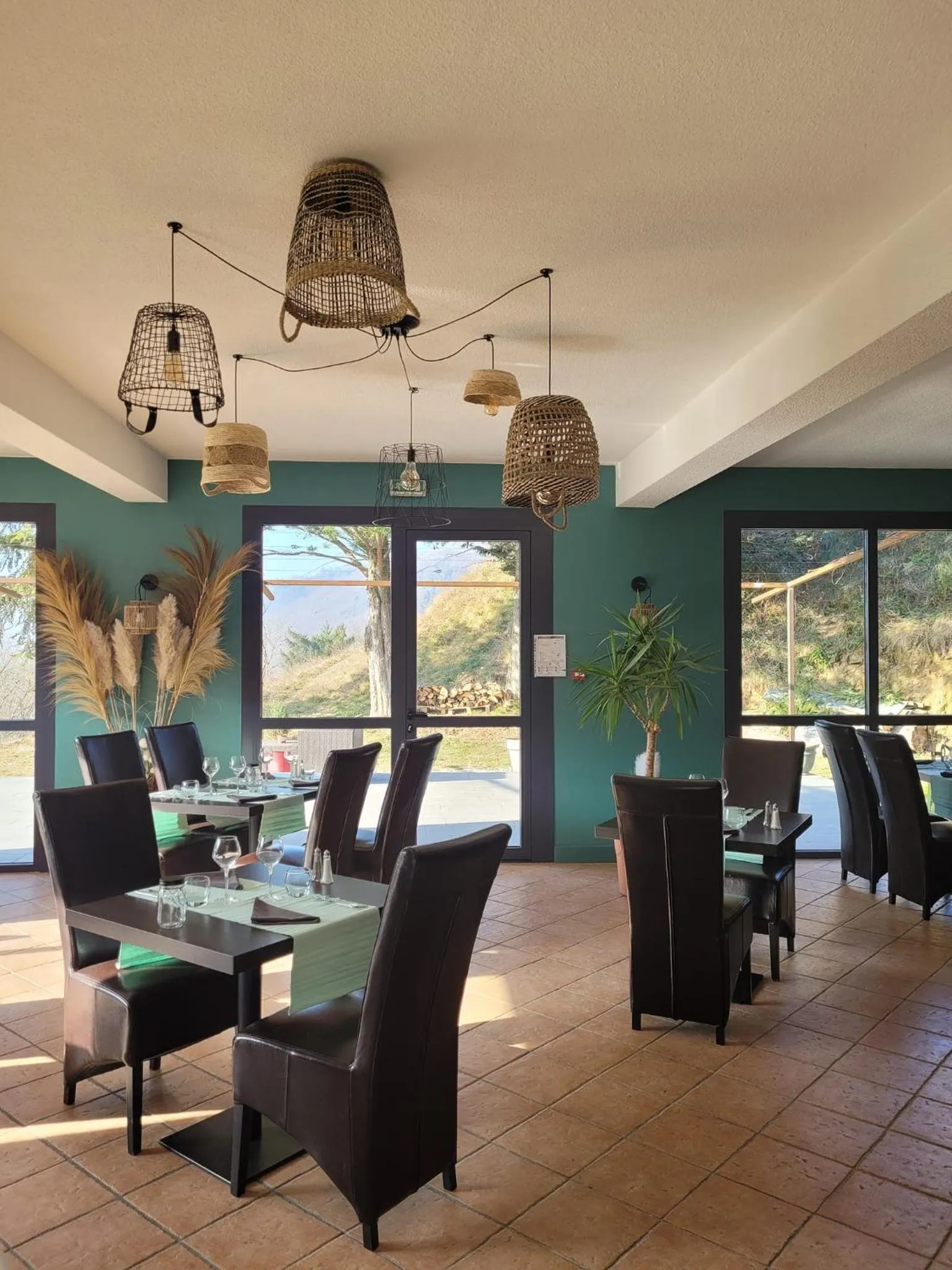 Restaurant/places to eat in Logis Hôtel Restaurant L'Escapade