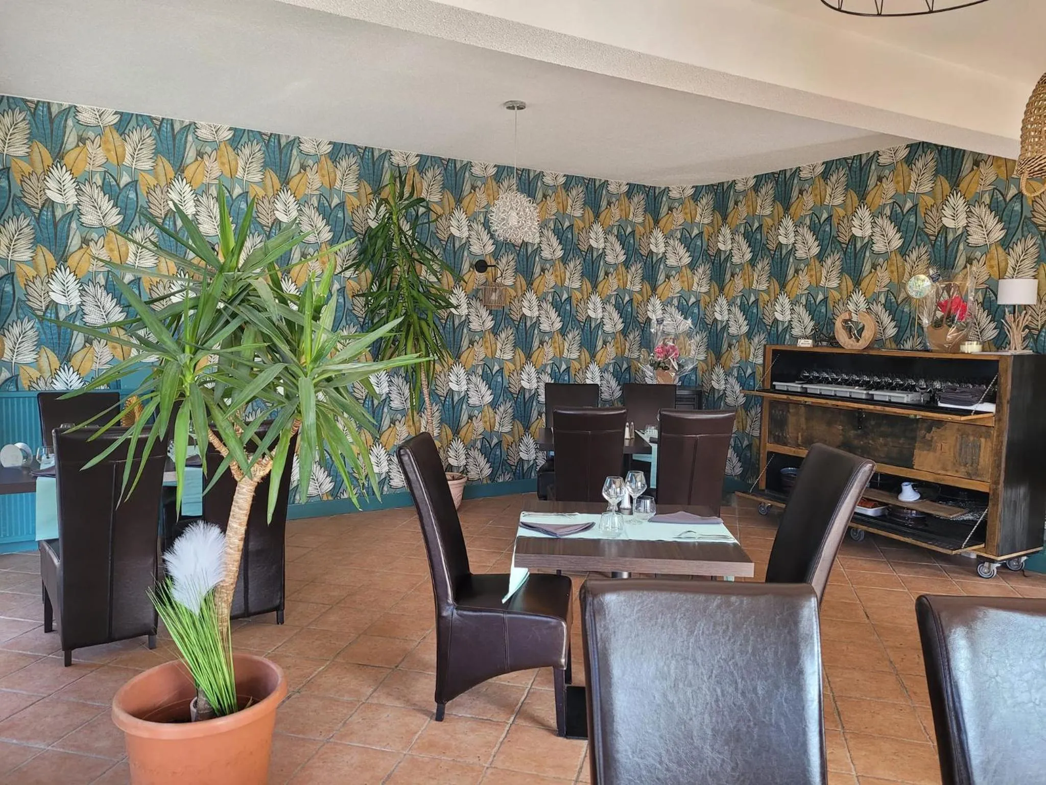 Restaurant/places to eat in Logis Hôtel Restaurant L'Escapade