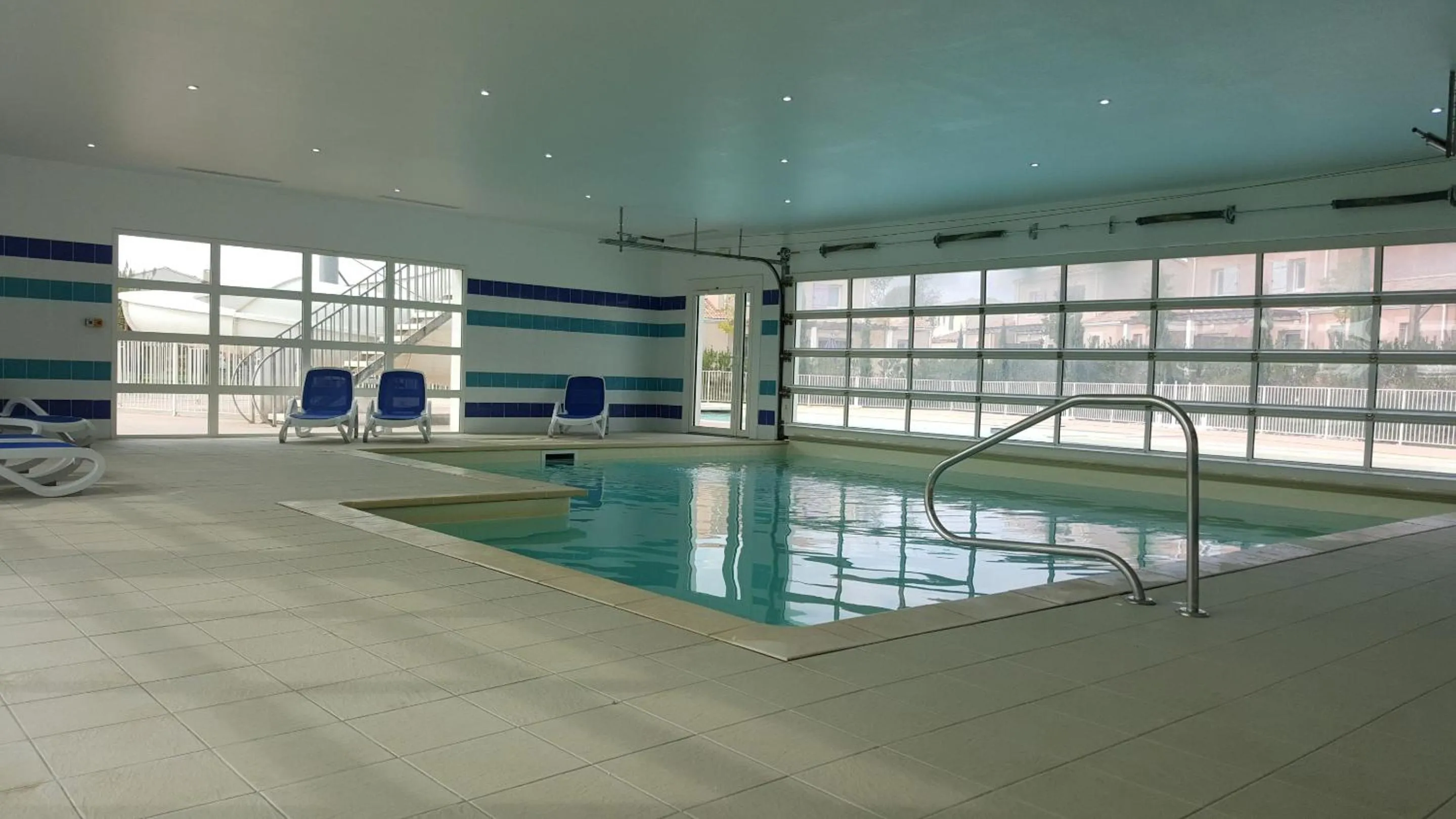 Swimming pool in Résidence Odalys Le Mas des Alpilles