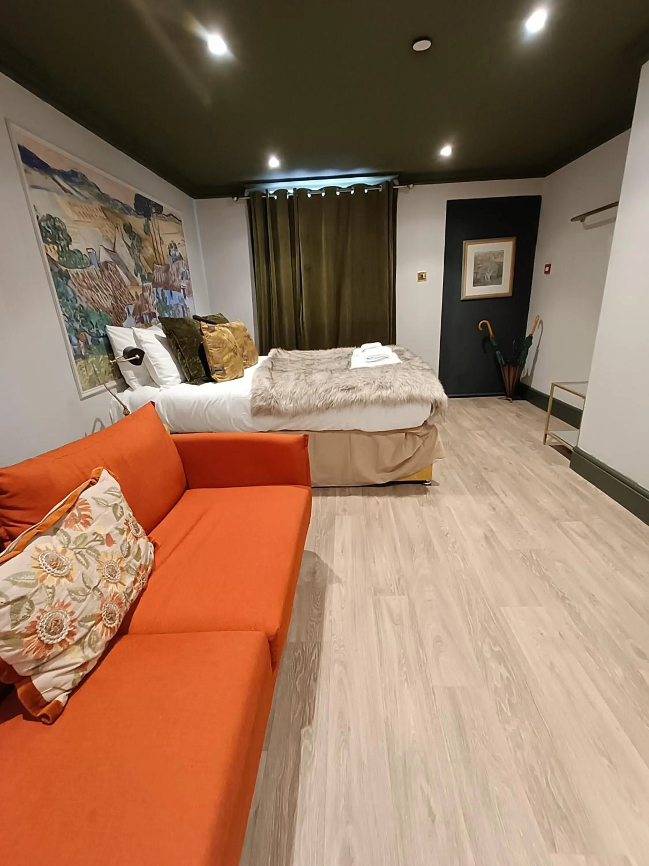 Bed in Rooms on The Prom