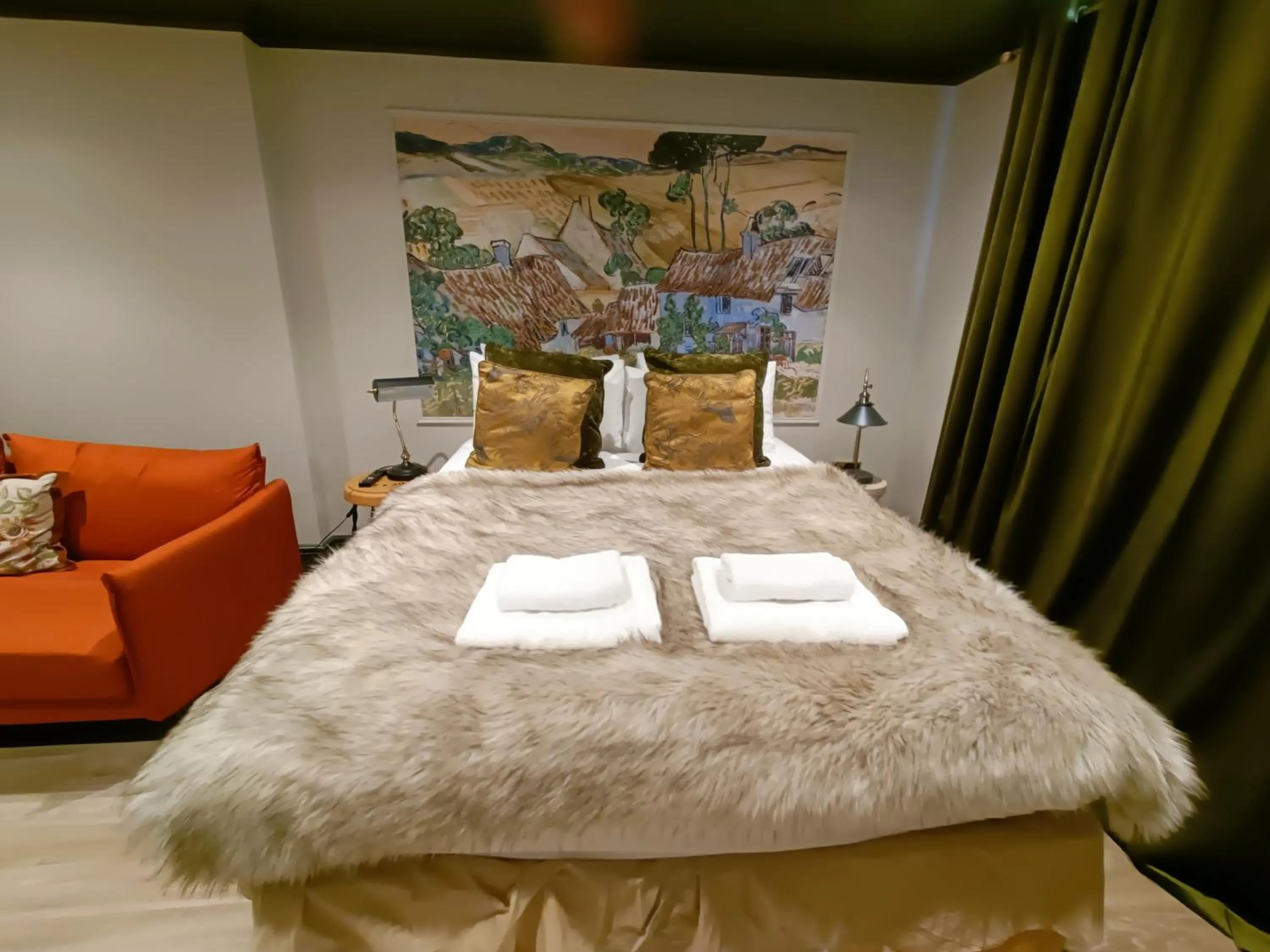 Bed in Rooms on The Prom