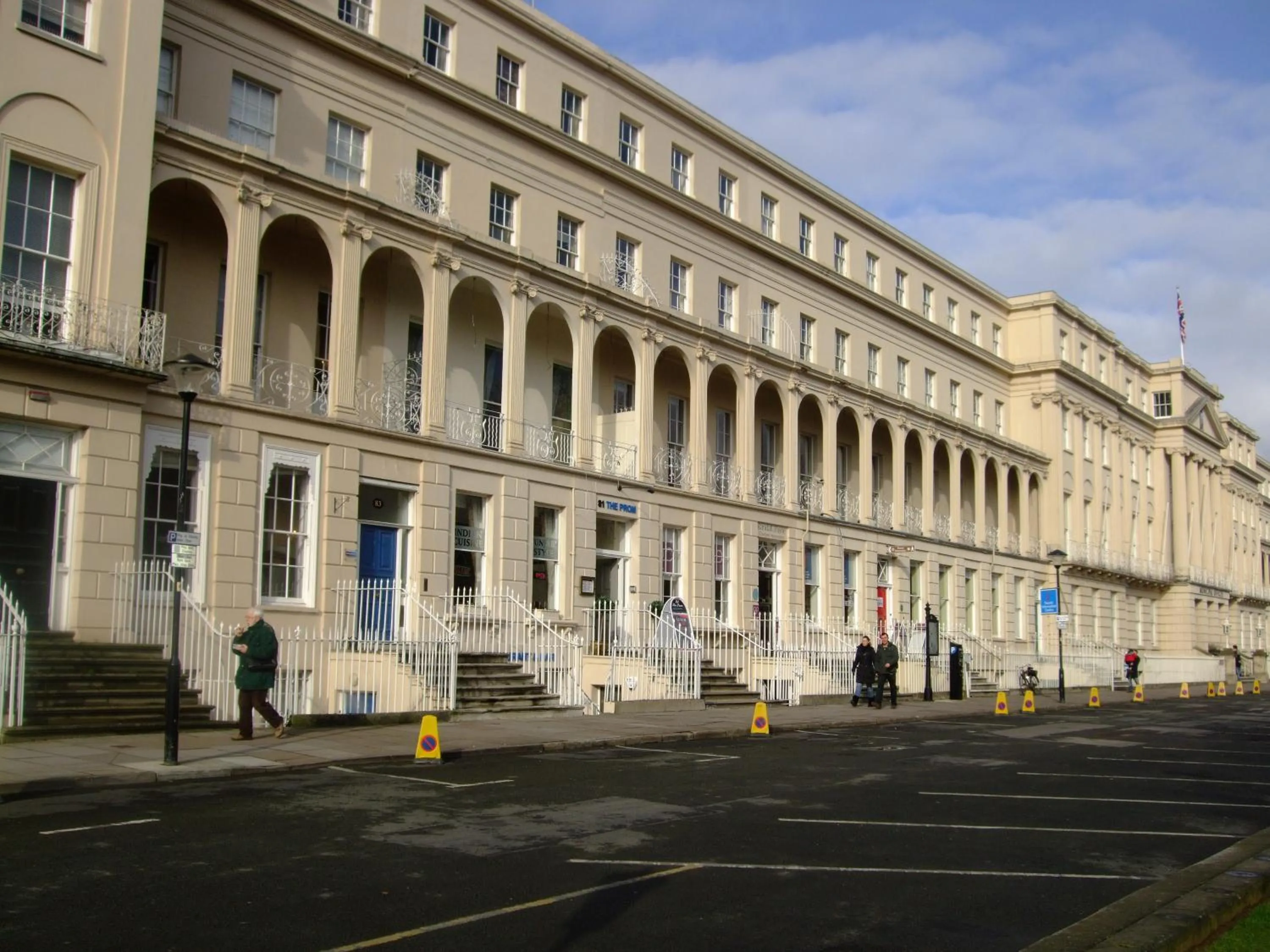 Neighbourhood in Rooms on The Prom