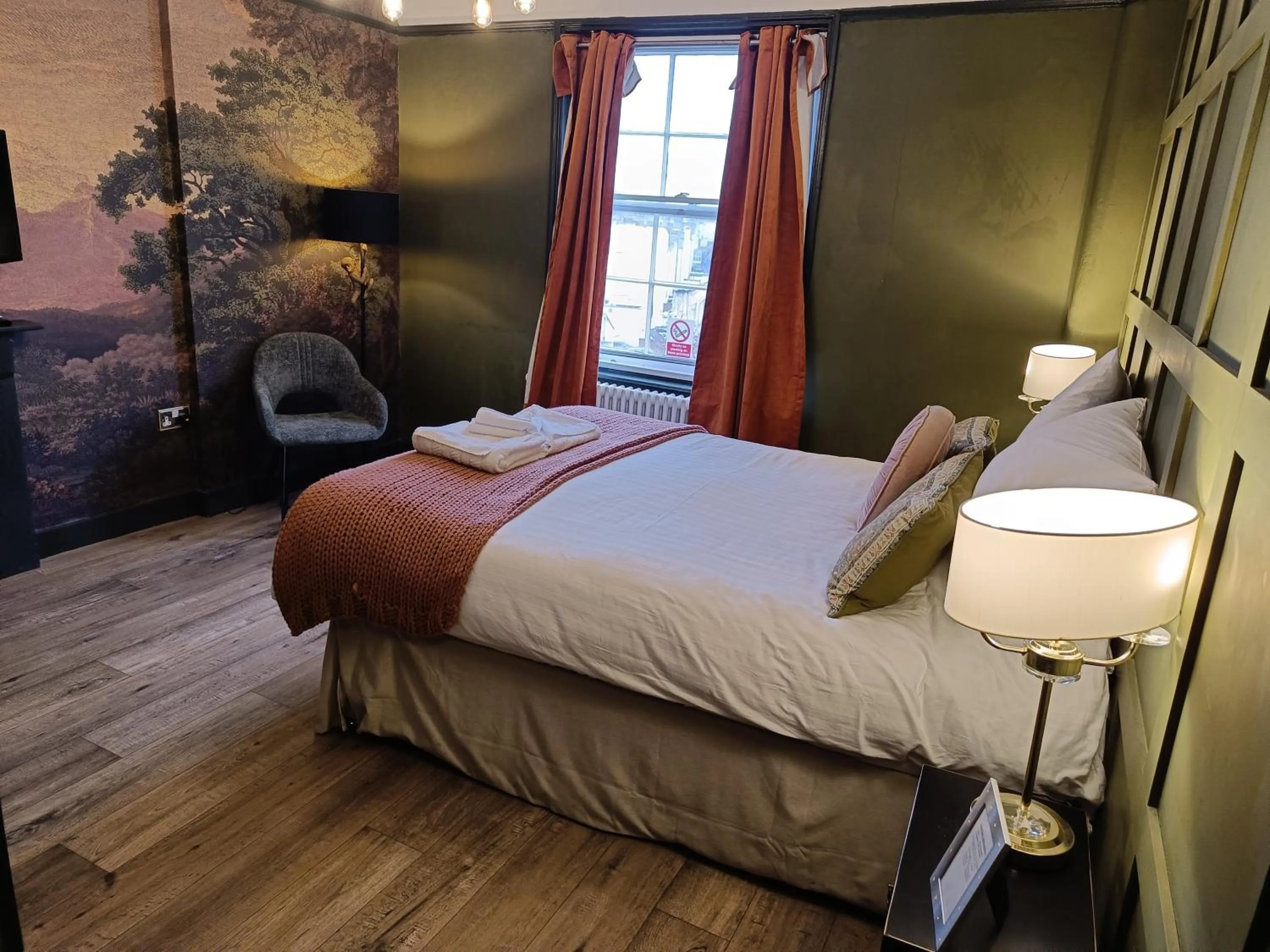 Bedroom, Bed in Rooms on The Prom