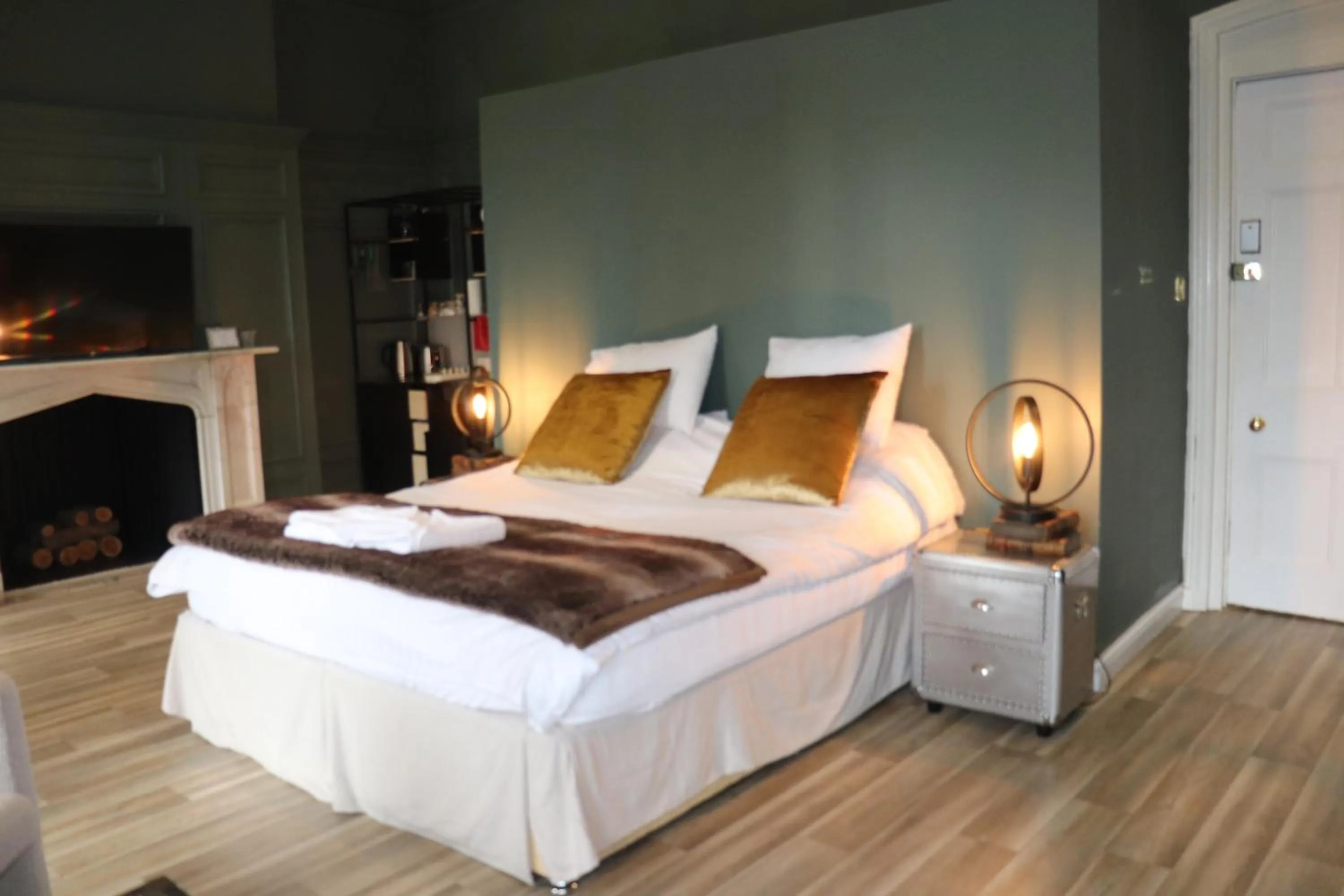 Bedroom, Bed in Rooms on The Prom