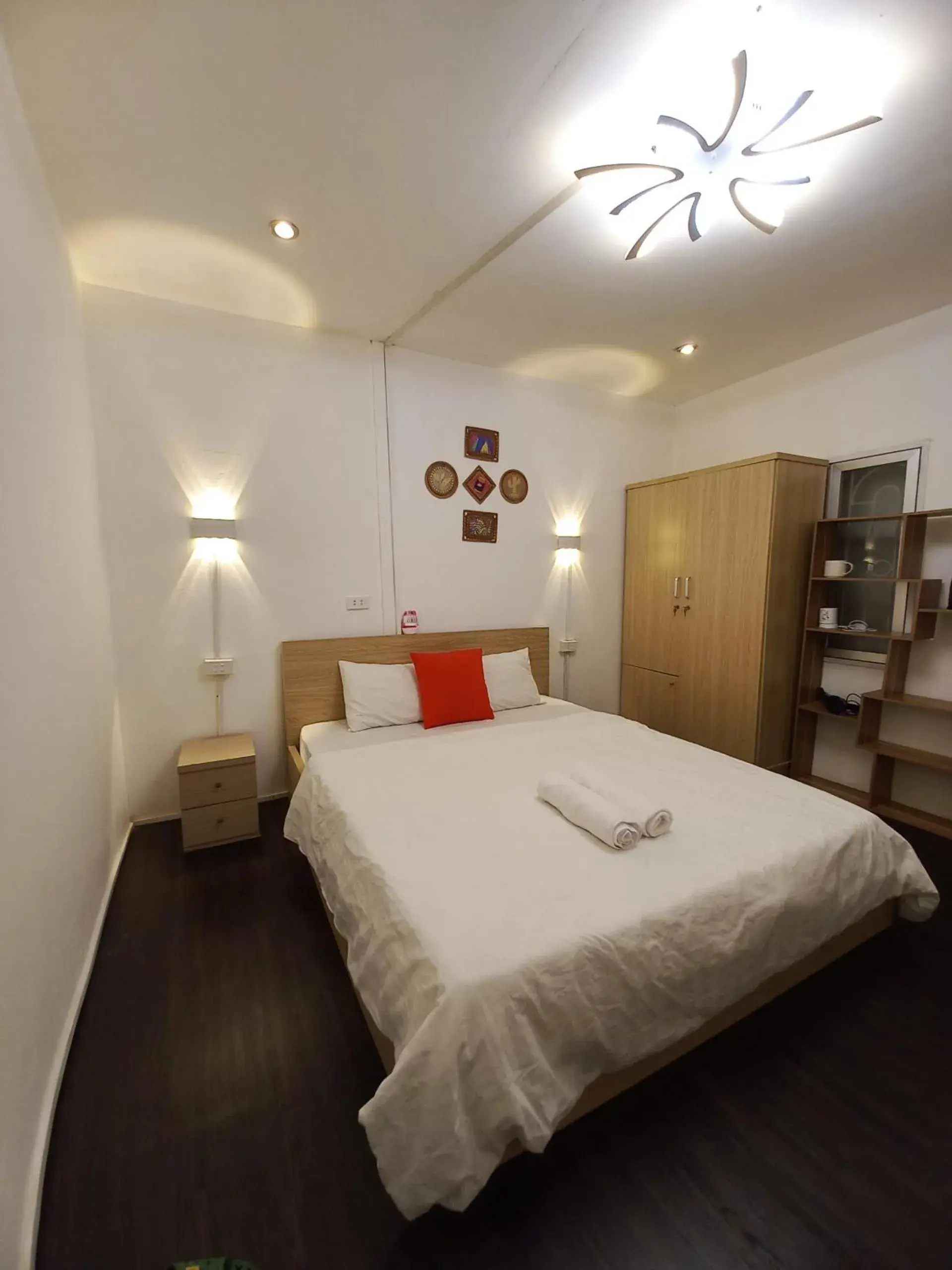Deluxe Double Room with Balcony in Hanowood Homestay Deluxe Double Room with Balcony in Hanowood Homestay