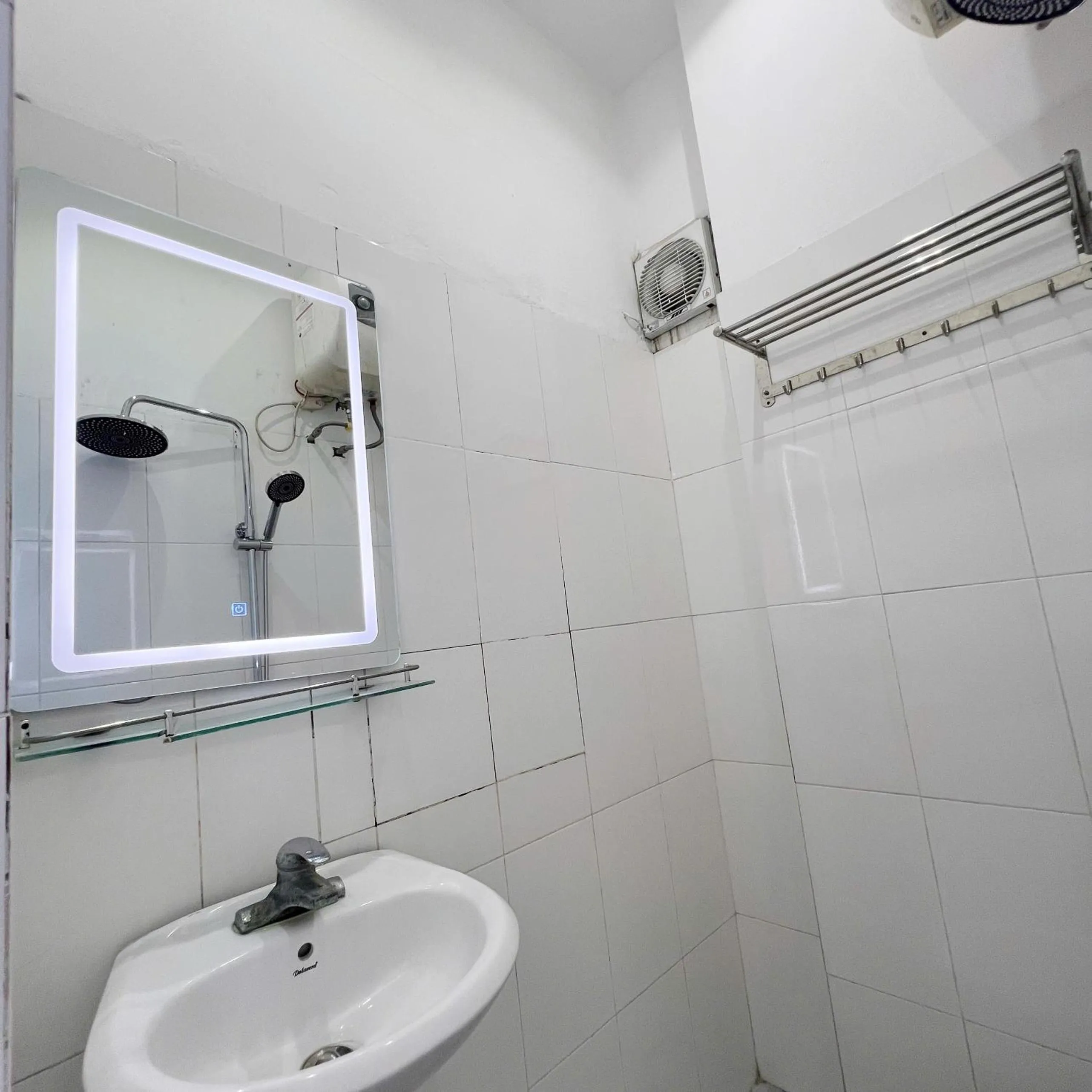 Shower in Hanowood Homestay