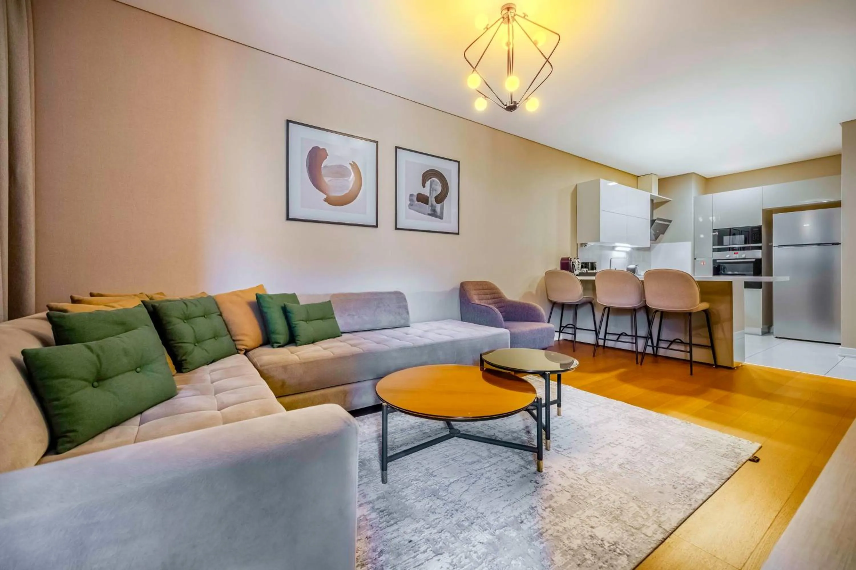 Photo of the whole room in Radisson Residences Vadistanbul