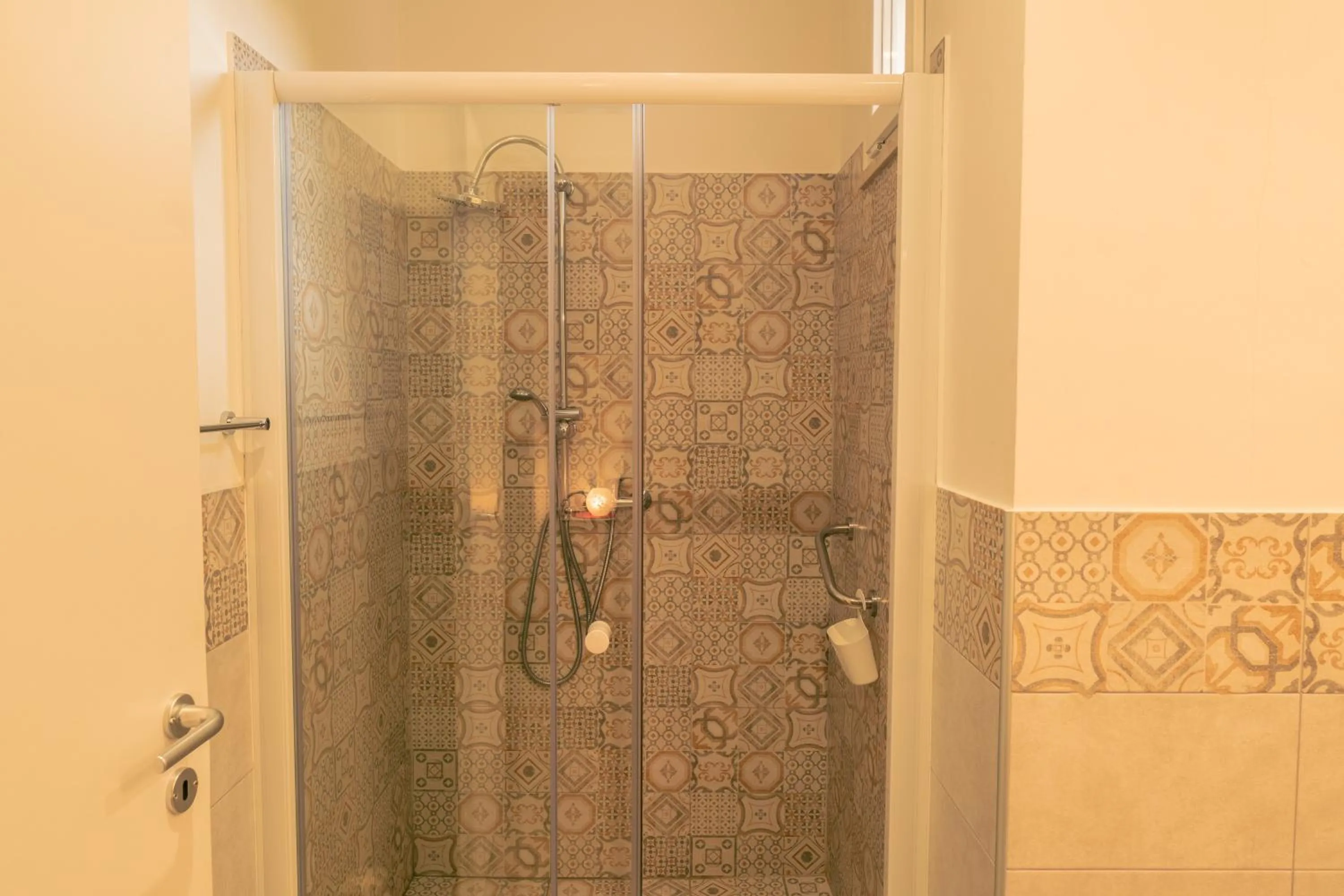 Shower in Arome B&B