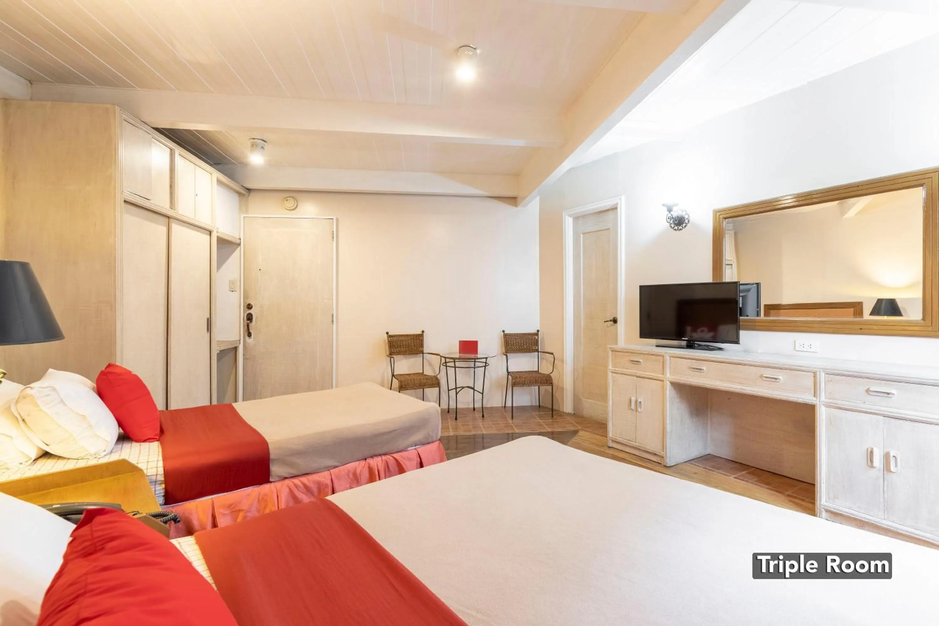 Bed in South Drive Baguio Manor