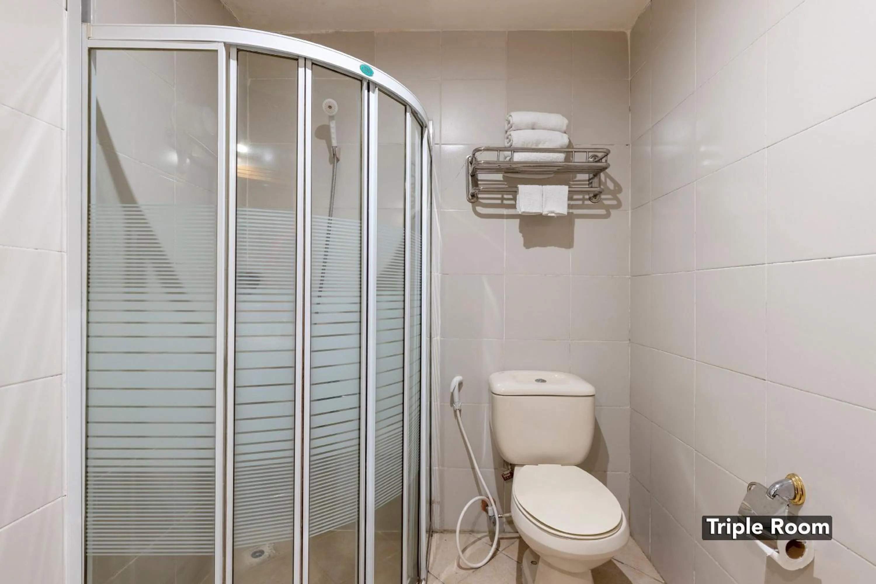 Bathroom in South Drive Baguio Manor