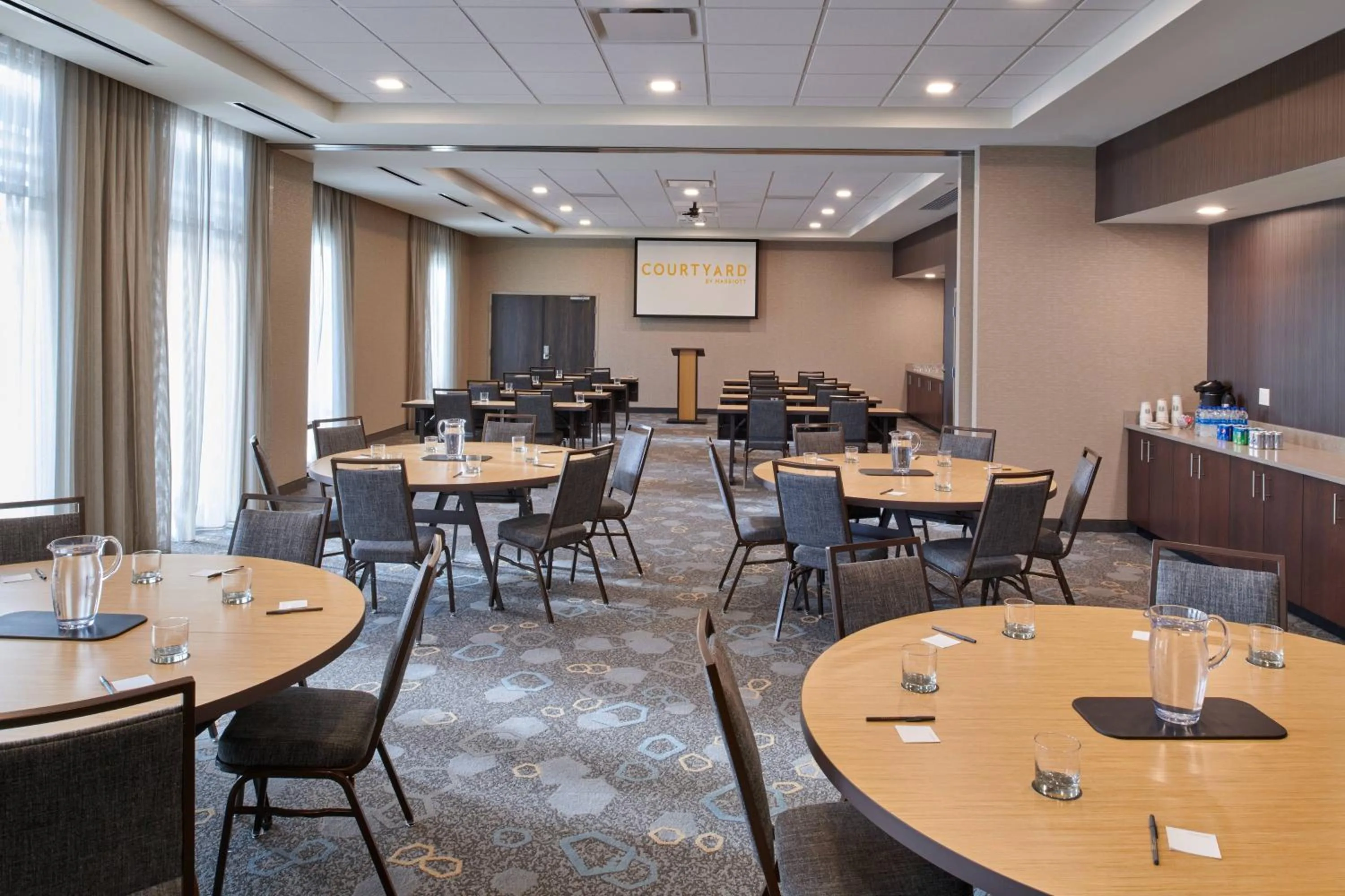 Meeting/conference room in Courtyard by Marriott Petoskey at Victories Square