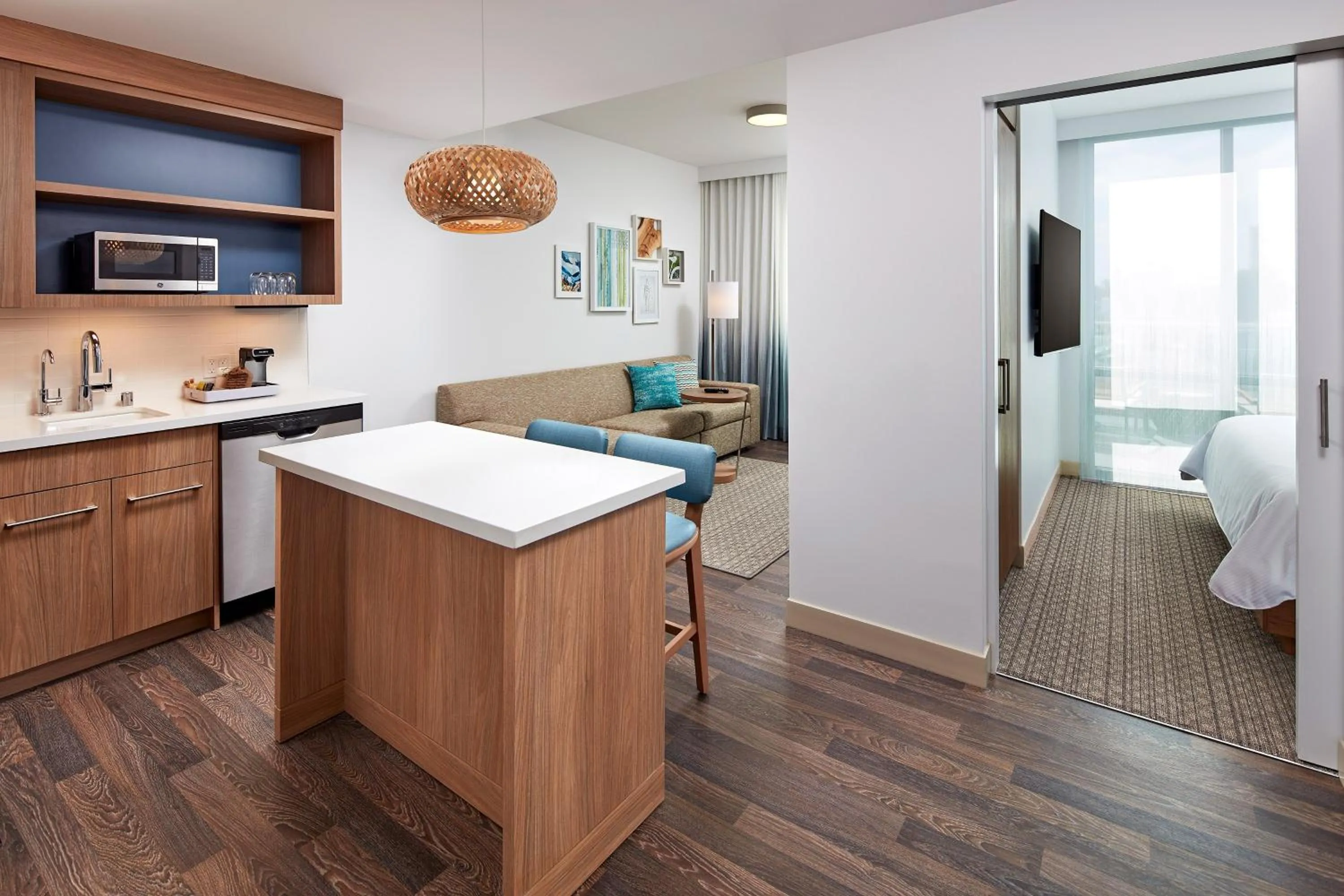 Photo of the whole room in Element Santa Clara