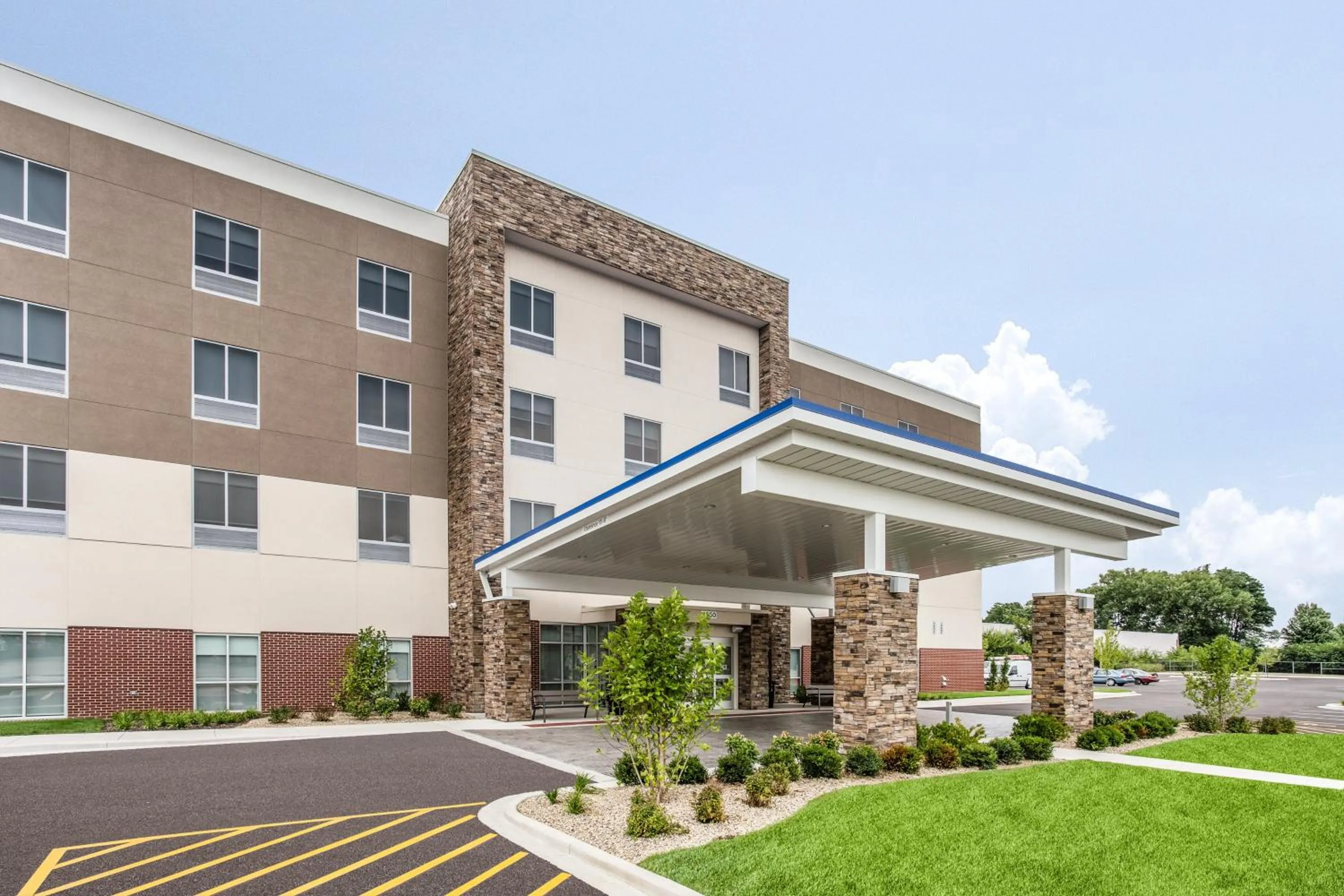 Property building in Holiday Inn Express & Suites - Ottawa by IHG