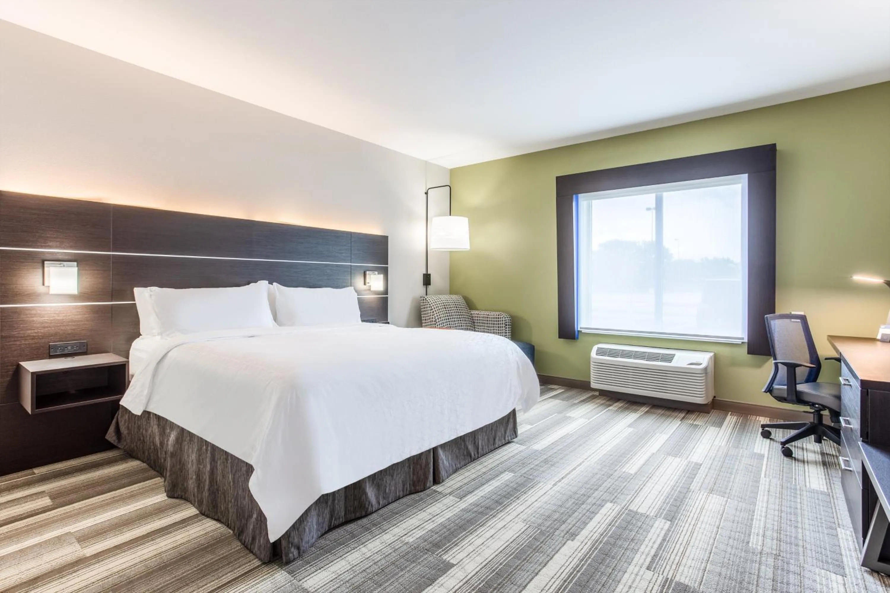 Photo of the whole room, Bed in Holiday Inn Express & Suites - Ottawa by IHG