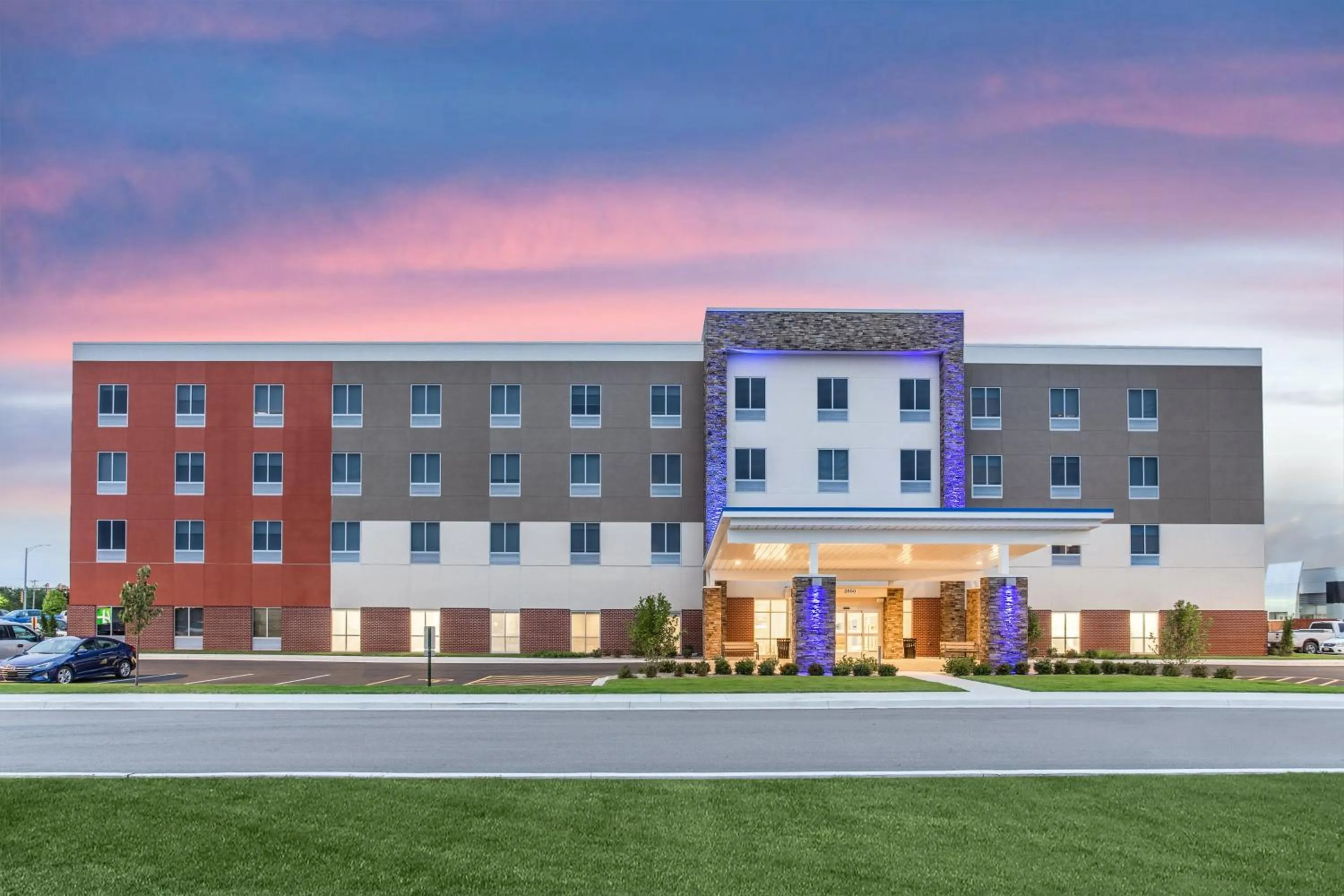 Property building in Holiday Inn Express & Suites - Ottawa by IHG