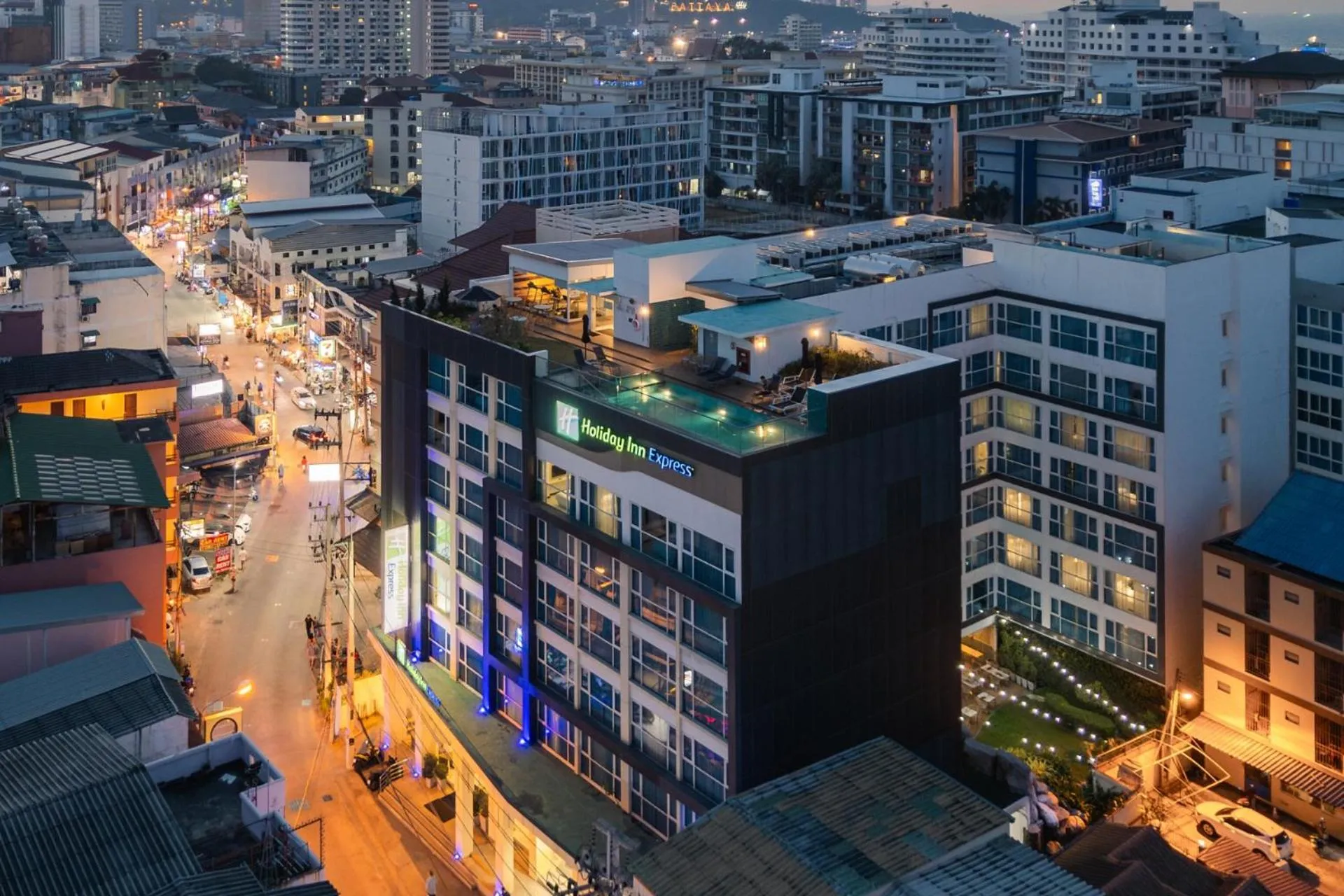 Property building in Holiday Inn Express Pattaya Central by IHG