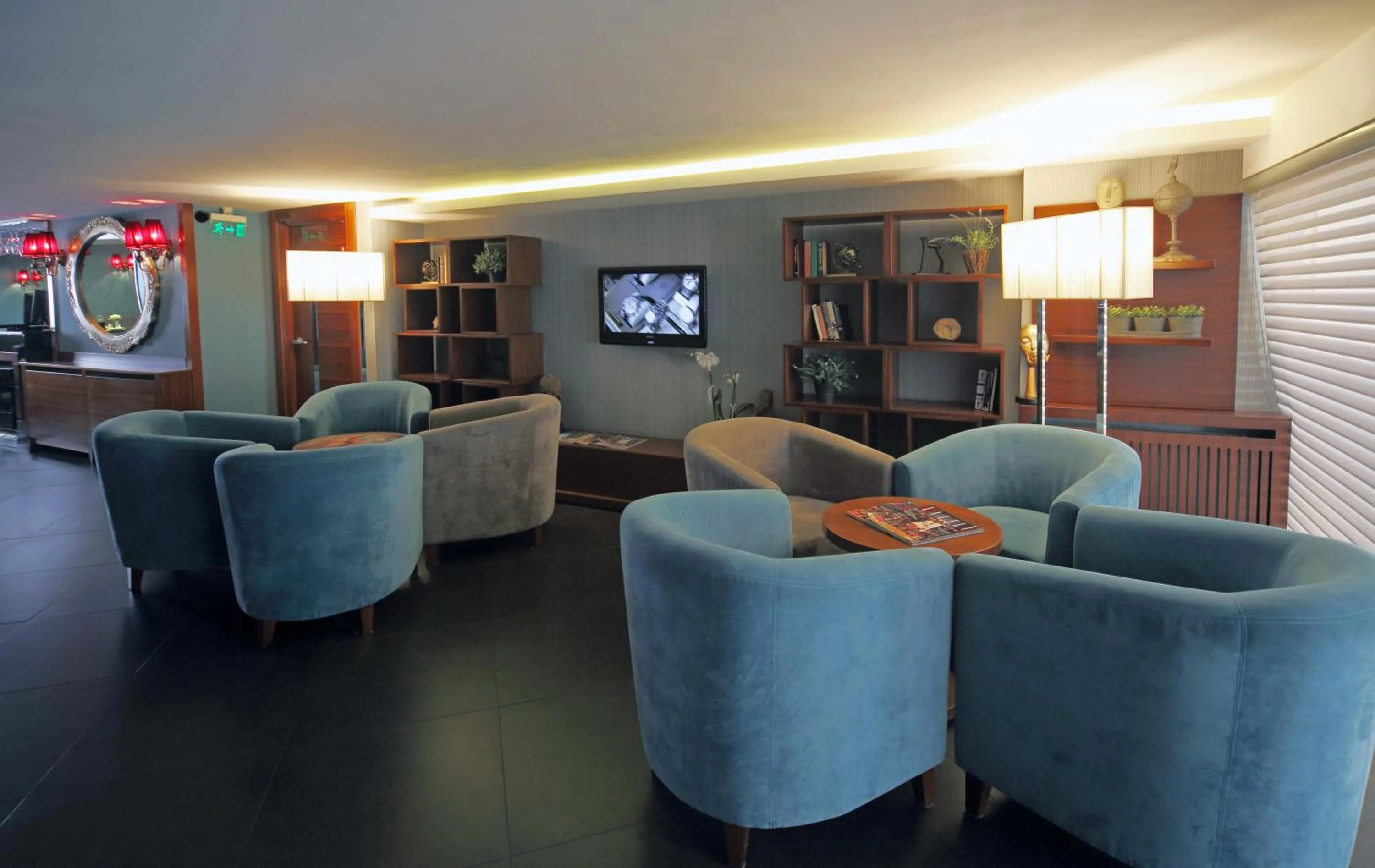Communal lounge/ TV room, Lounge/Bar in Hotel Polatdemir