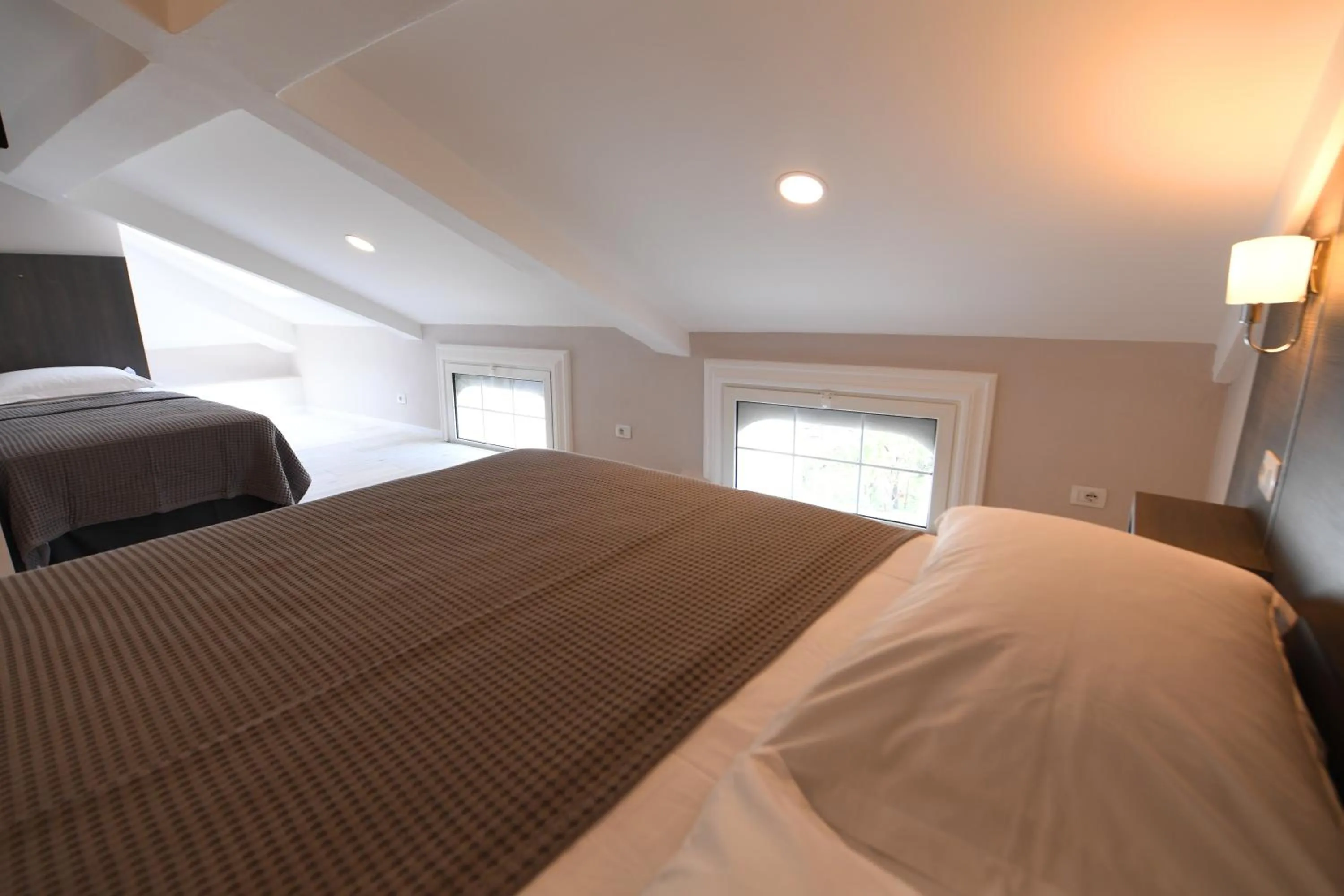 Photo of the whole room, Bed in Promenade Hotel