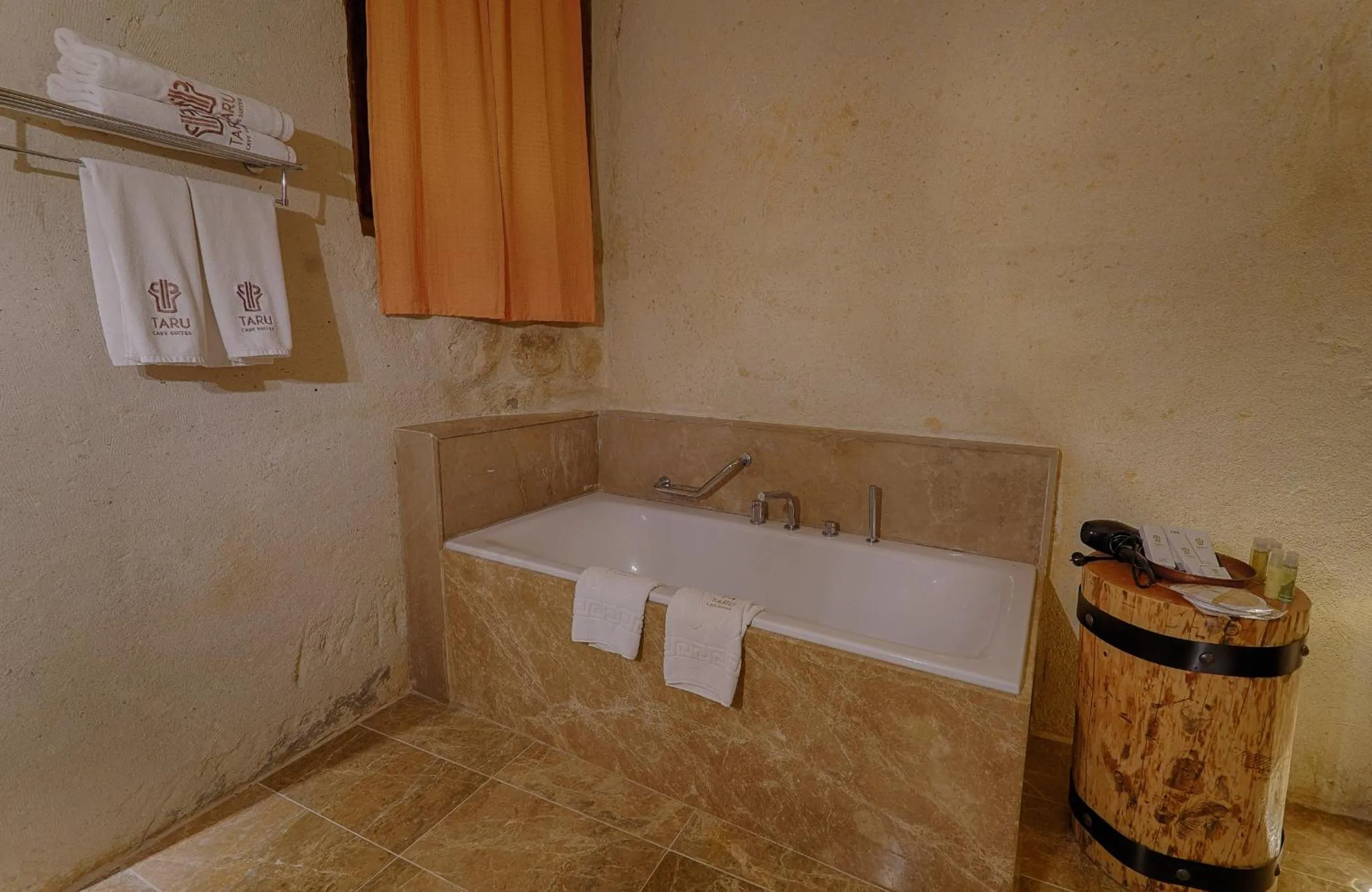 Bathroom in Taru Cave Suites