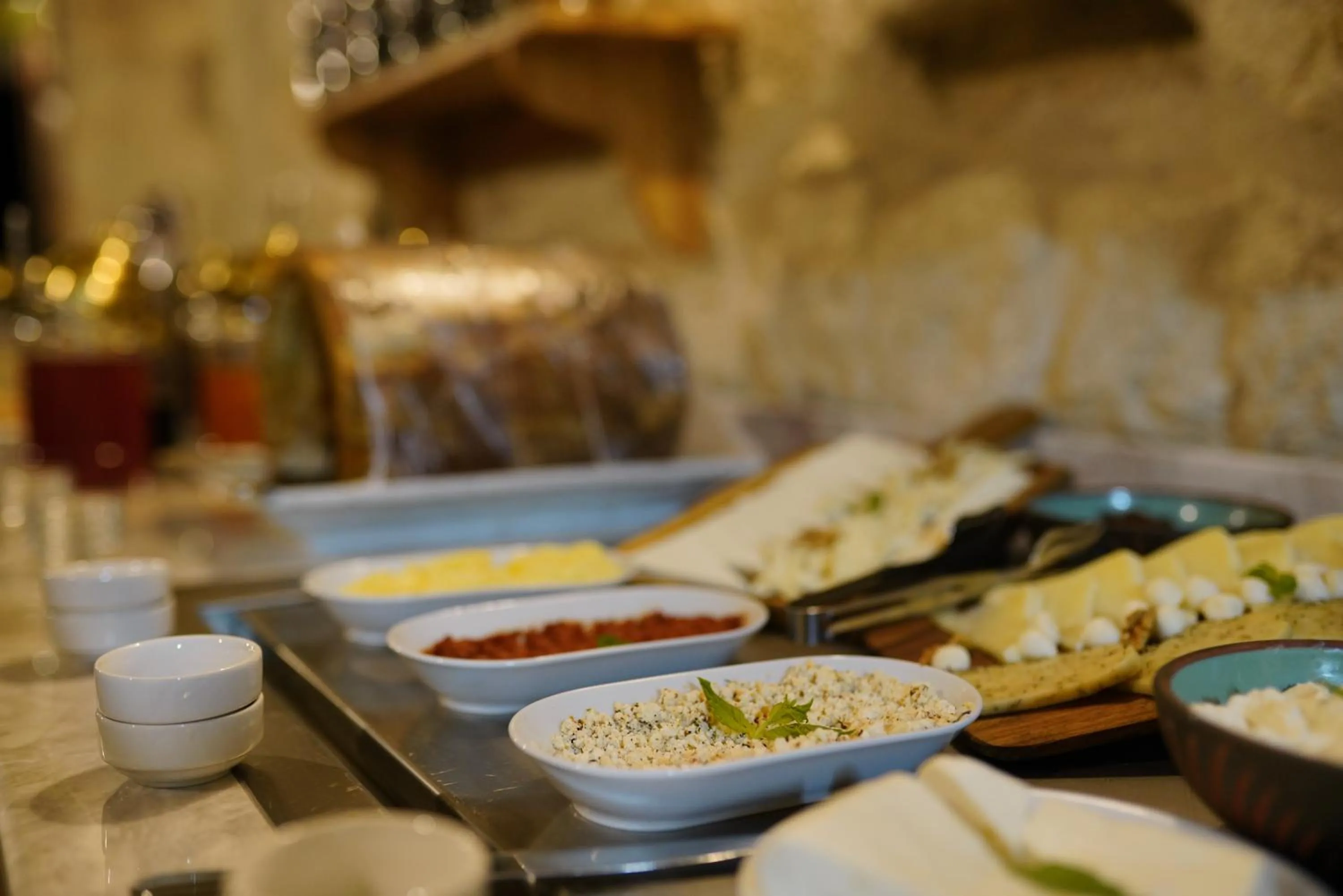 Breakfast in Taru Cave Suites