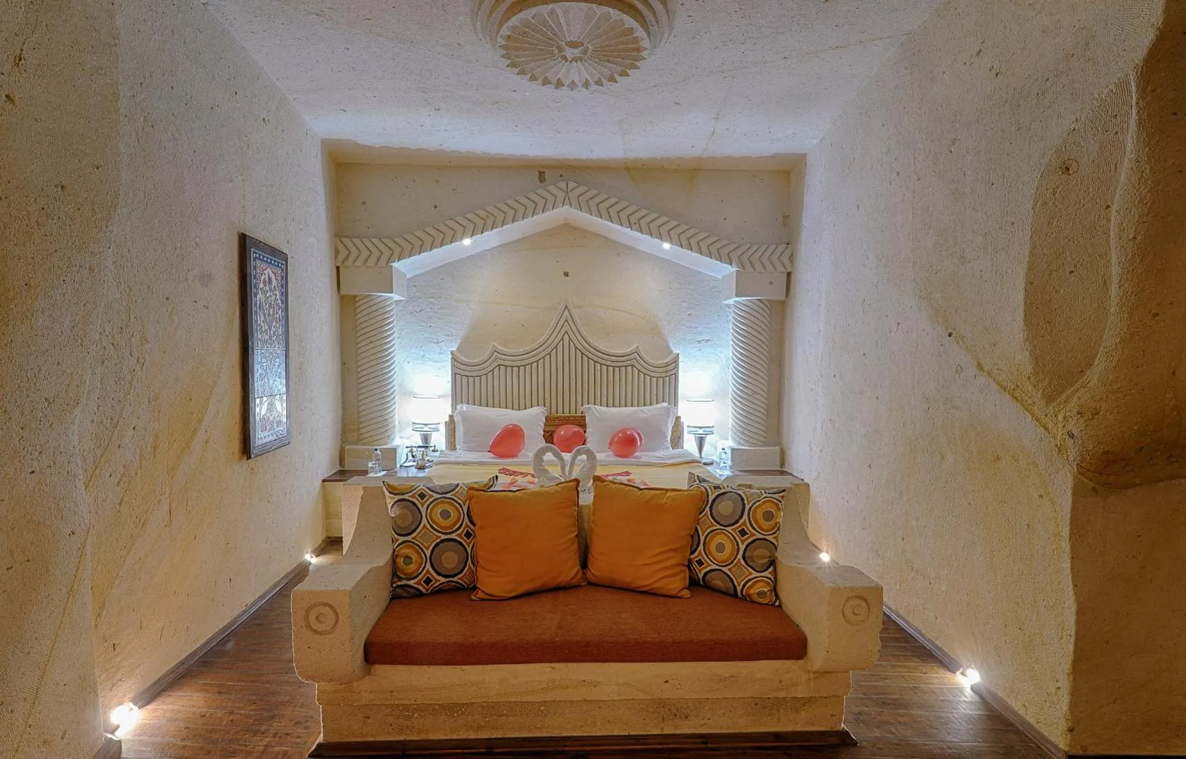 Bed in Taru Cave Suites
