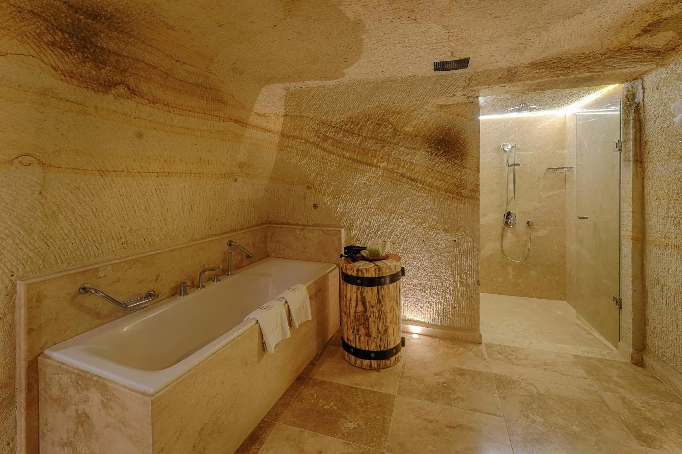 Bathroom in Taru Cave Suites