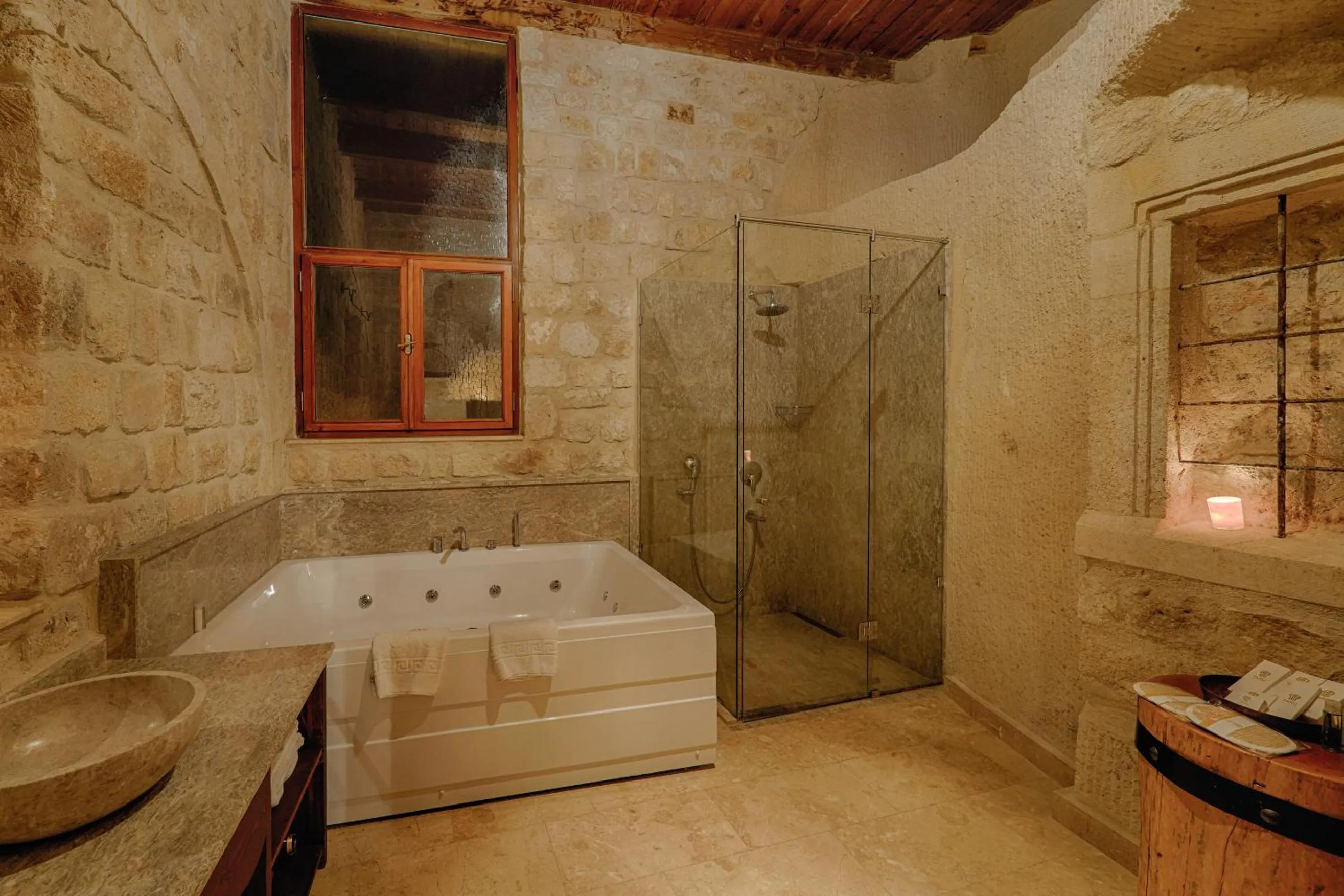 Natural landscape in Taru Cave Suites