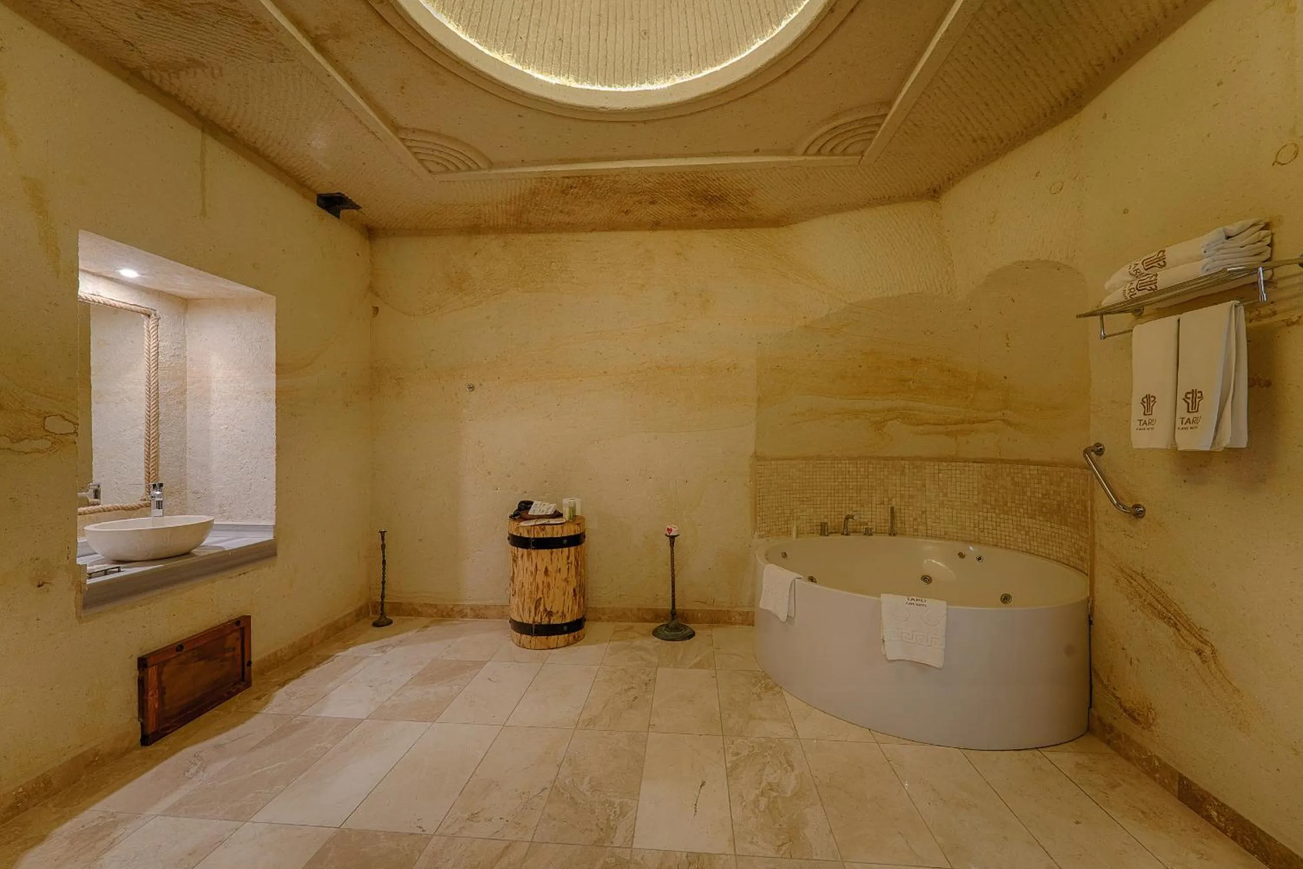 Bathroom in Taru Cave Suites