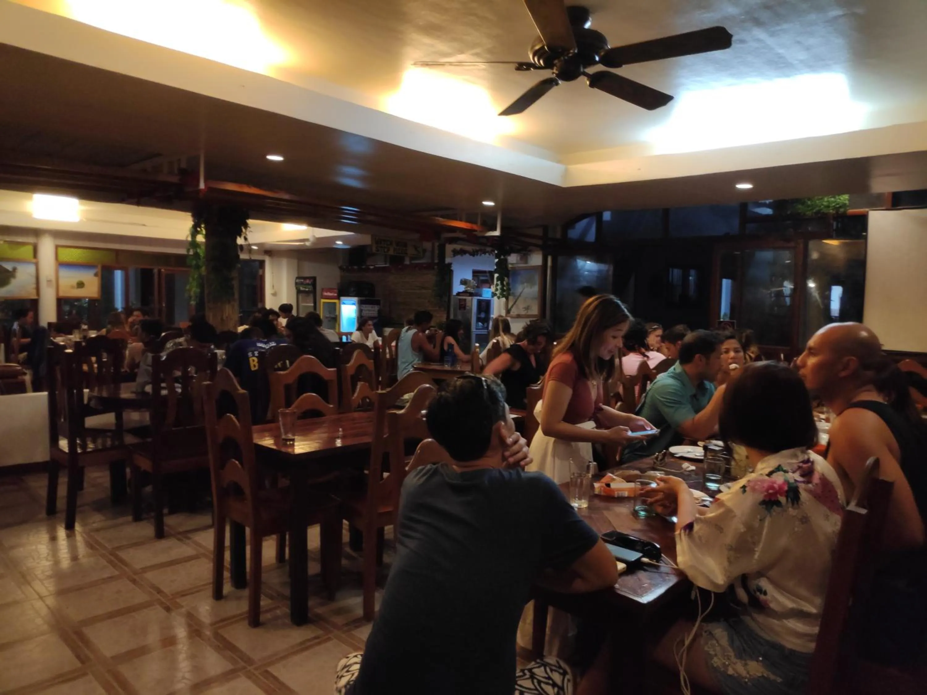 Restaurant/places to eat in Ronaldo's Inn Siargao by Cocotel