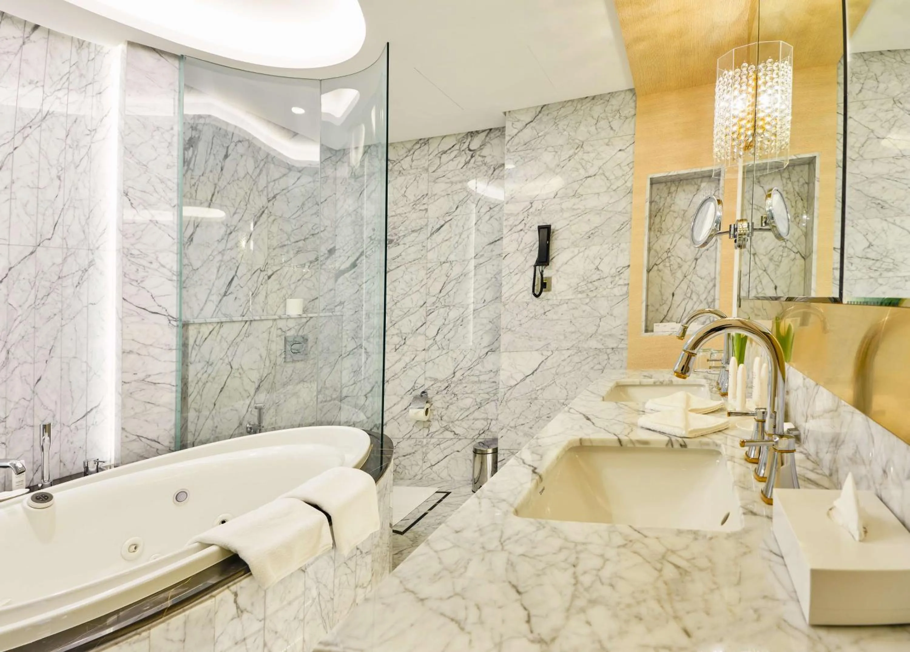 Bathroom in The Diplomat Radisson Blu Hotel Residence & Spa