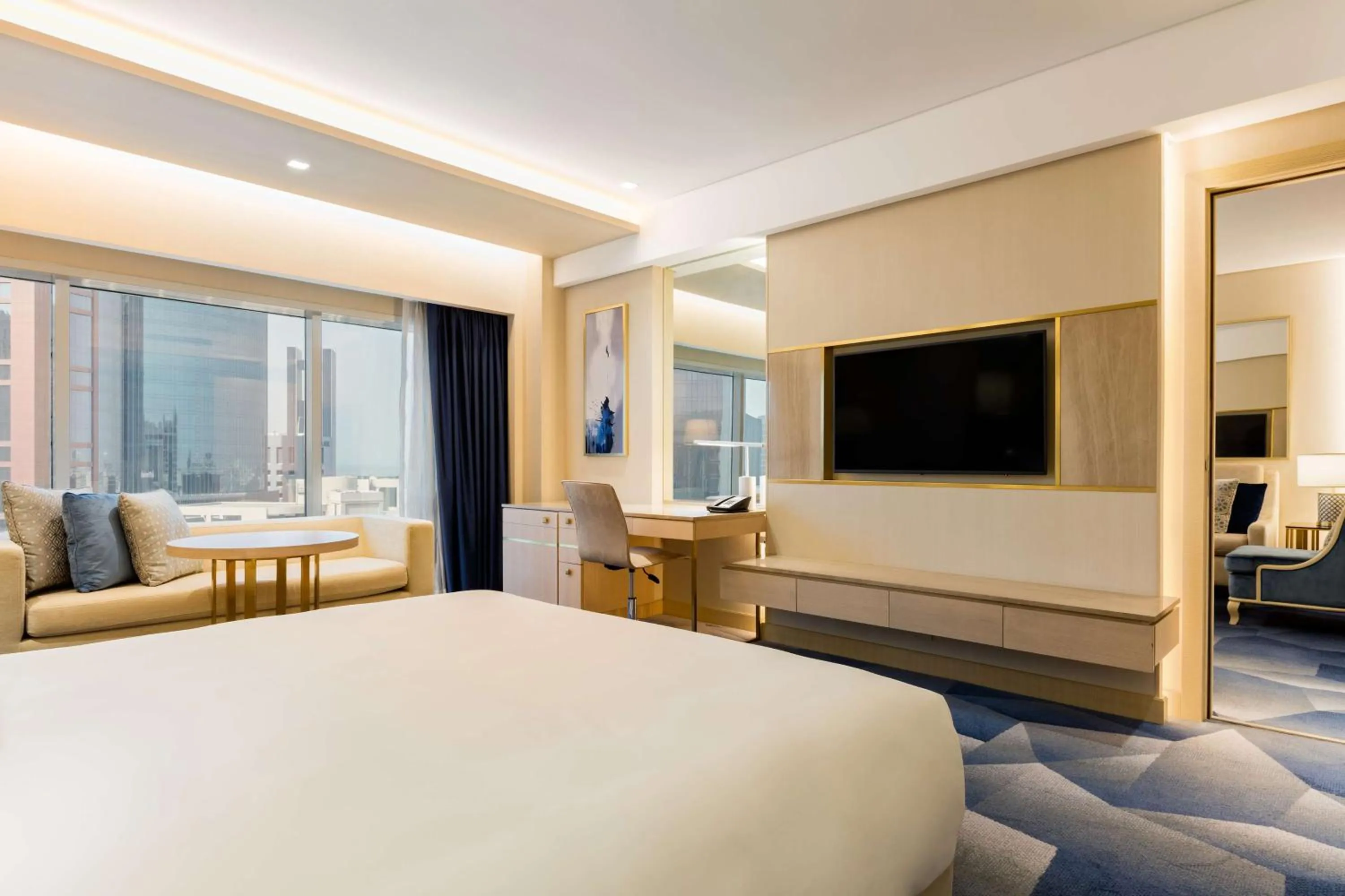 Restaurant/places to eat, Bed in The Diplomat Radisson Blu Hotel Residence & Spa