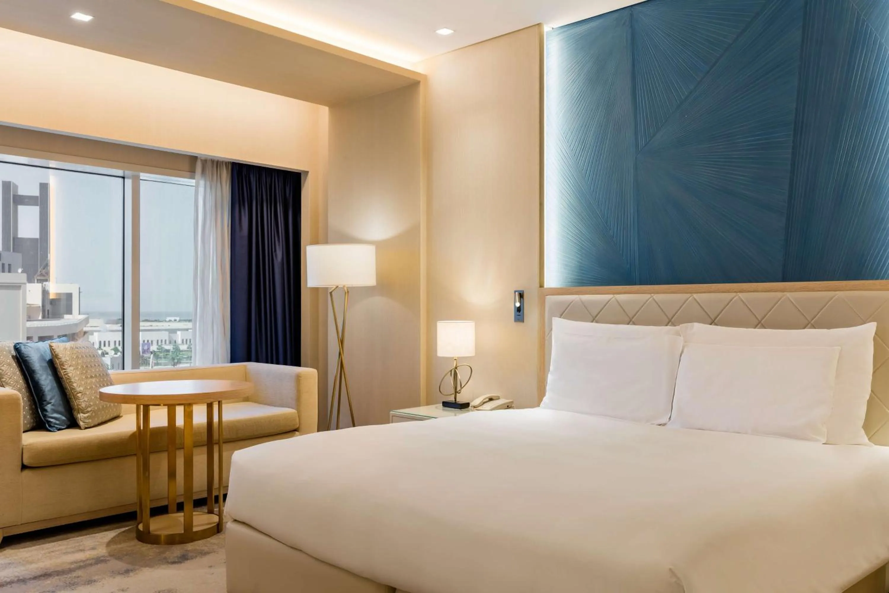 Restaurant/places to eat, Bed in The Diplomat Radisson Blu Hotel Residence & Spa