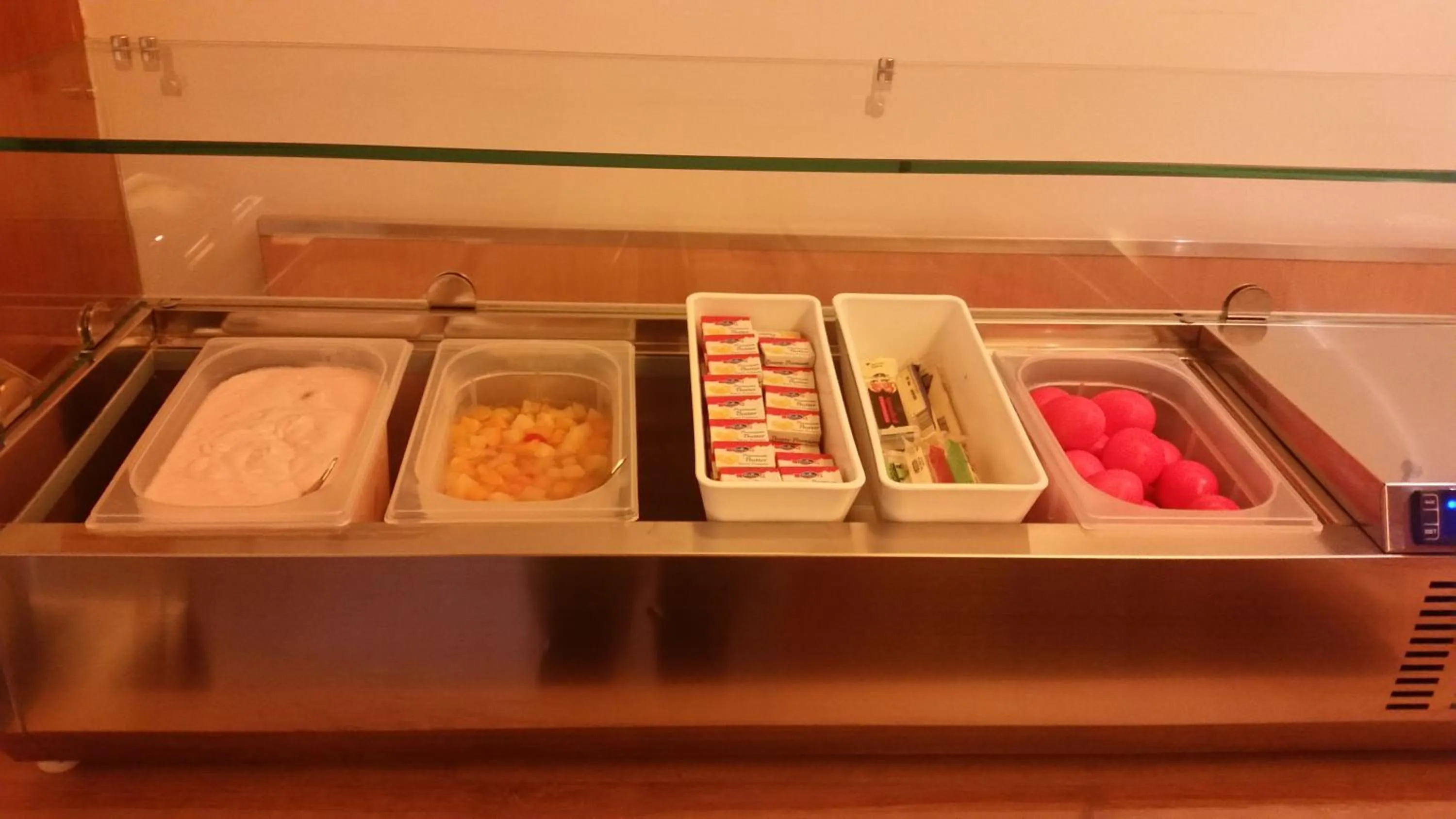 Buffet breakfast in Motel des Sports Martigny