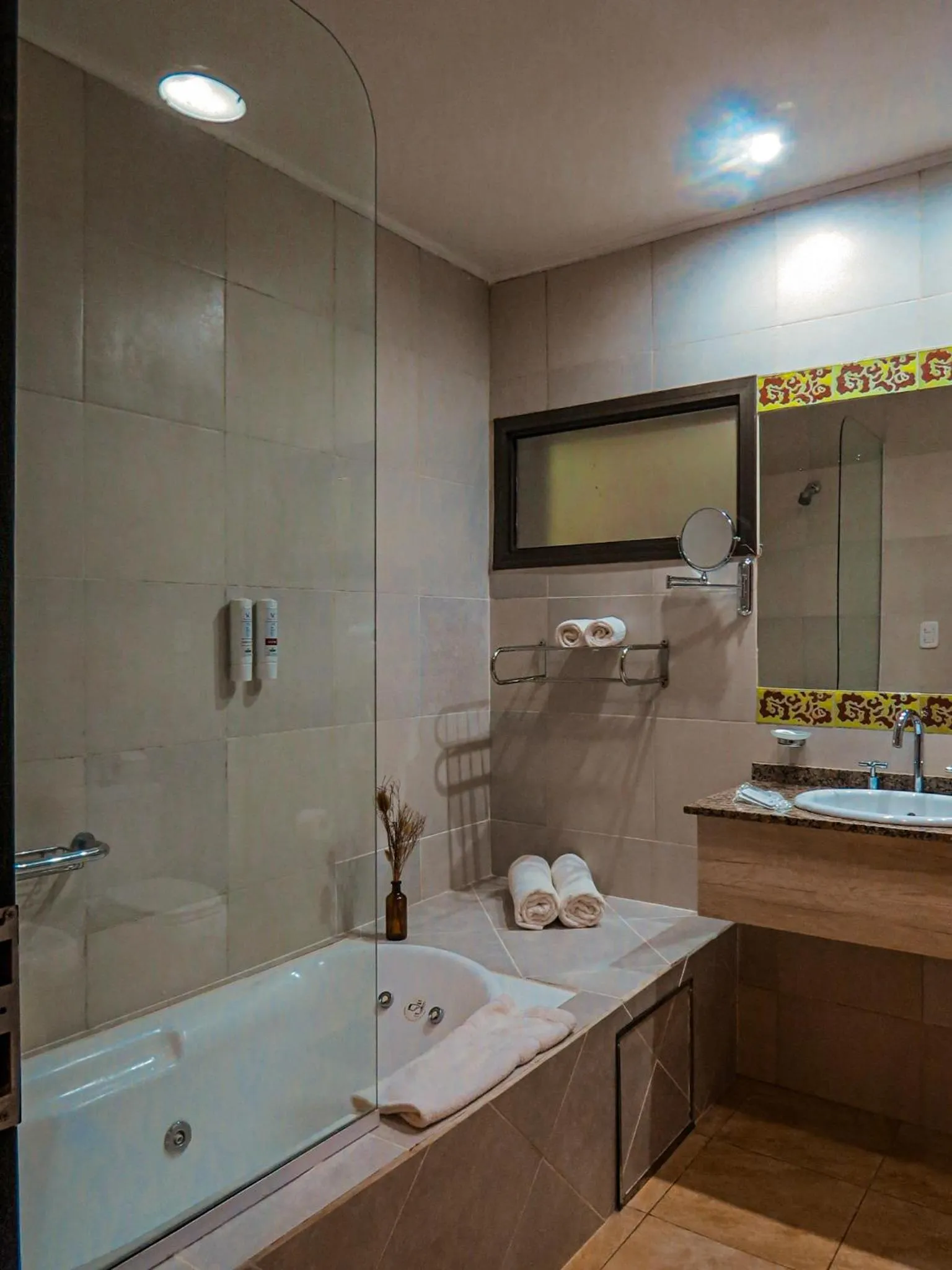 Bath in Village Cataratas